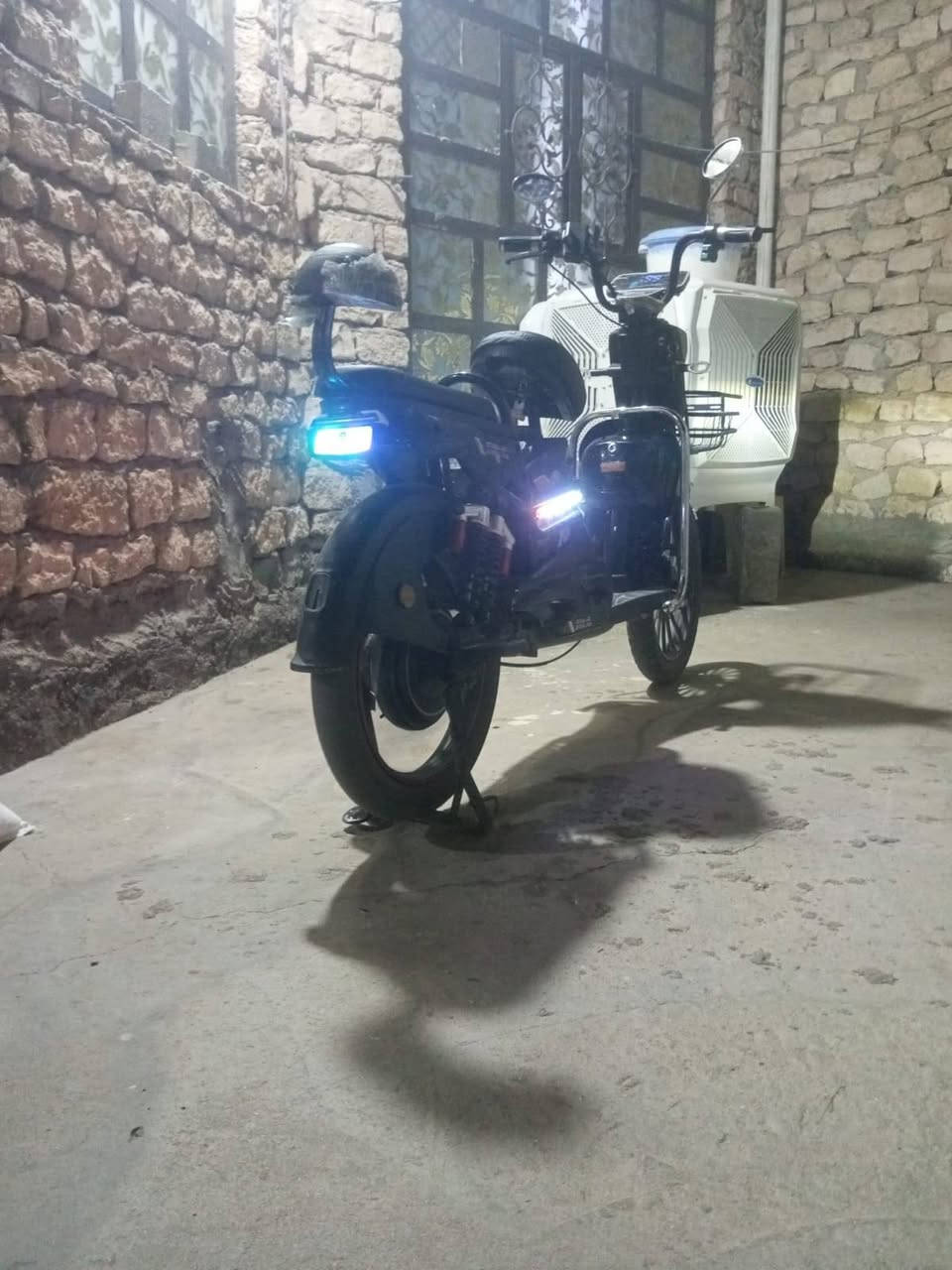 موطور شحن البيع ب 200وبي مجال ***********
