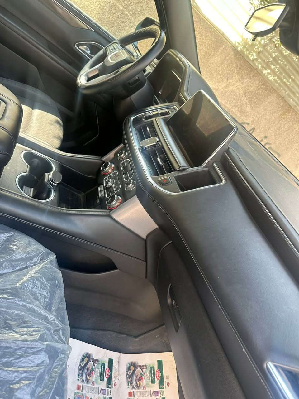 GMC YUKON SLE BLACK 2022
جمسي امريكي 2022

حادث جانبي
جاملغ خلفي ايمن
باب خلفي ايمن
جاملغ امامي ايمن
نص البنيد
هذني صبغ

 مواصفات 
 شاشة كبيرة،

بصمة، ،5 ابواب

 حساس امامي خلفي،

 كشن كهربائي،.

 وضعيات قيادة

 دفع رباعي

رقم بغدادبسمي

تخم تاير جديد

السيارة جديدة وجاهزة ما ناقصها اي شي

السعر 350$$قابل للتفاوض باسمي

*********** بغداد حي القاهرة 
فقط بيع
