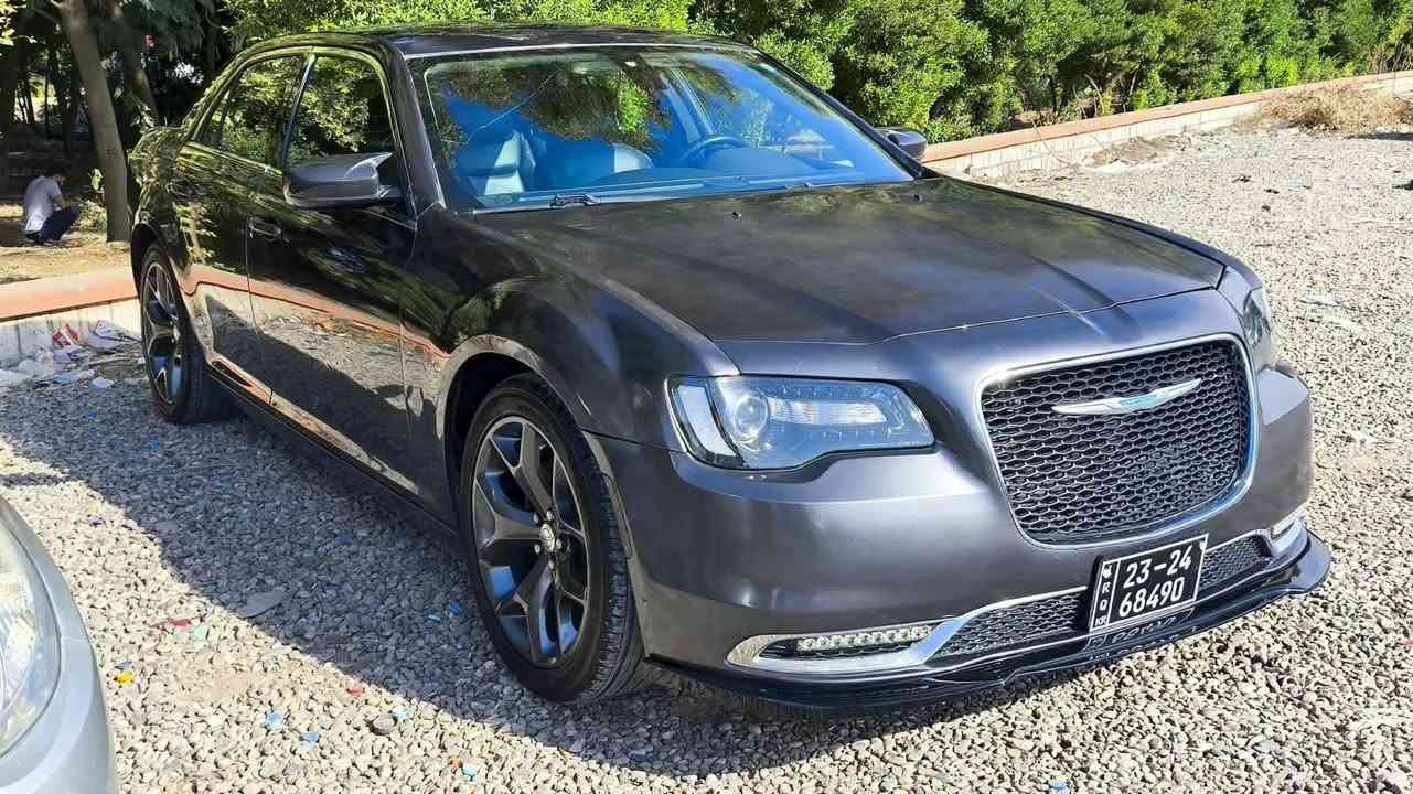 كرايسلر 300 • ٣.٦V6 • ٢٠١٧