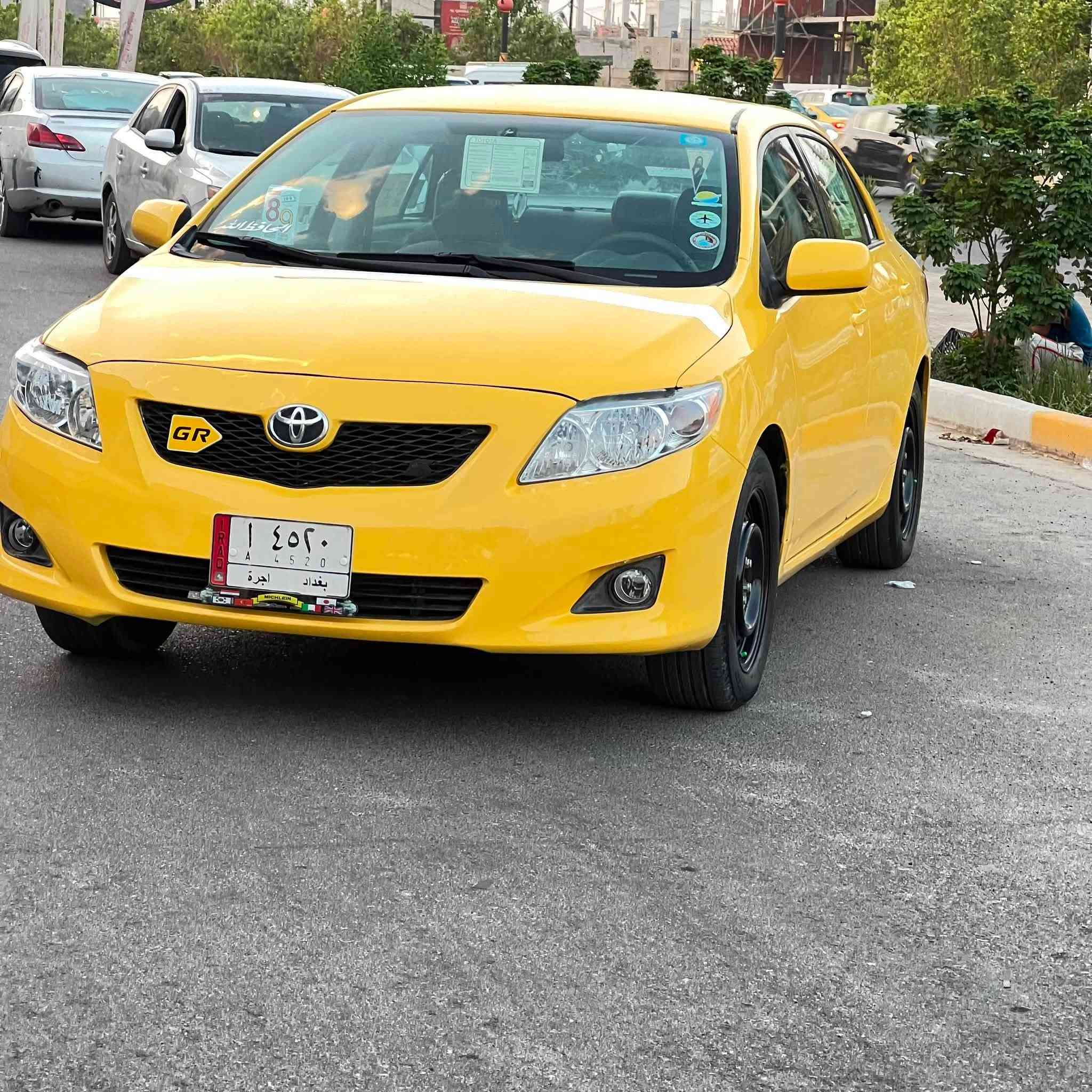 سلام  عليكم عندي كورلا ٢٠١٠رقم بغداد وارد امريكي ضرهه  بنيد مبدل فقط شرط بدون دواخل شواصي لغود تكم حوض كفاله من شرط بدون ضربه قويه محرك مال ١٩كير صدر تخم تاير جديد دوشمه جديده صبغه جديده سياره احله من صور مكان ديالي بعقوبه رقم***********
