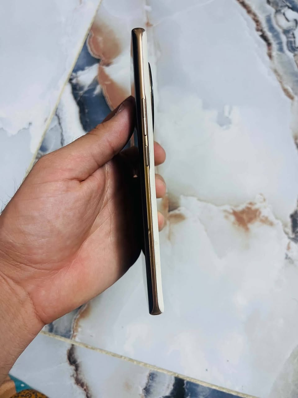 السلام عليكم للبيع جهاز ريلمي 11pro جهاز نضيف  5G مكاني حله بابل شارع 80 السعر 250 رقم الهاتف /***********
