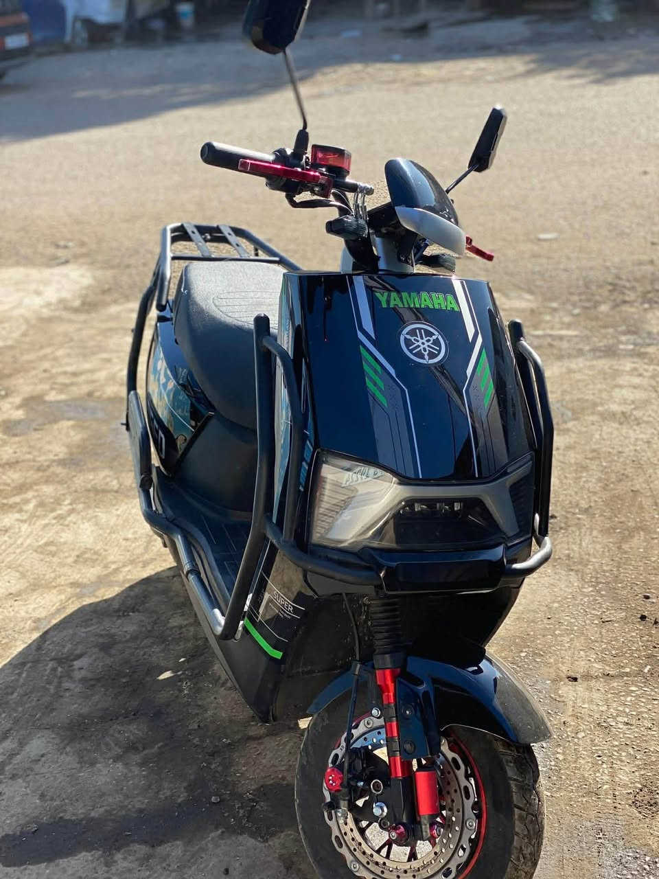 دراجه شحن للبيع من شركة YAMAHA
سبورت سرعتها 100
تشغيل عن بعد 
كهربائيات كلها شغالة
6بطاريات ليثيوم 
اضاءة الوان من الجوانب 
بصمه +سويج عدد2
وياها خوذه هم هدية🤞🏻

رايديها ب780وبيها مجال 
مكاني بغداد رصافة

تواصل ***********

نص مكتوب في الصور:
- still♡♡