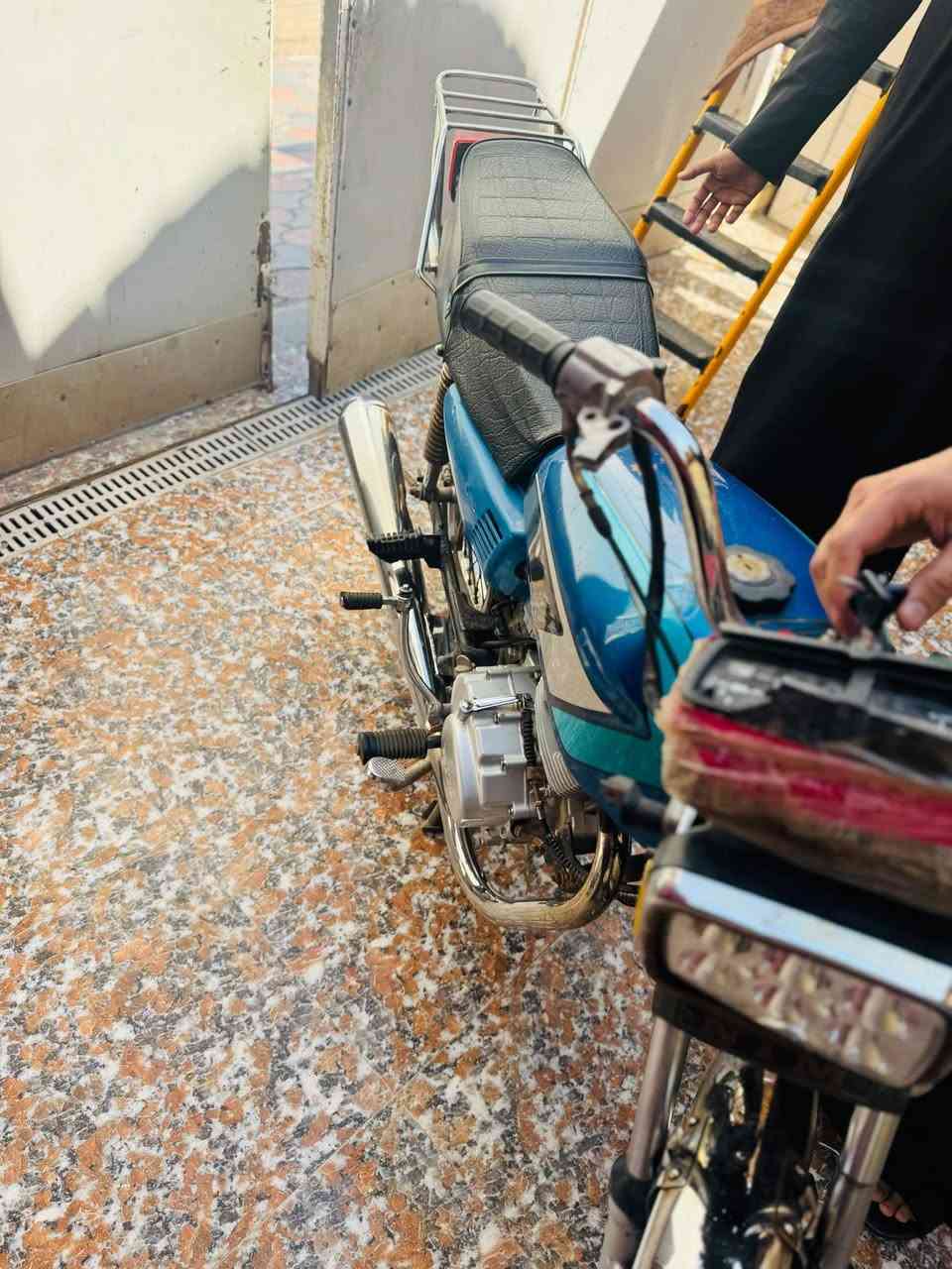 سلام عليكم شباب دراجه وراق  دراجه نضيفه  كهربايات

  مكان ميسان  كحلاء تصال ***********
