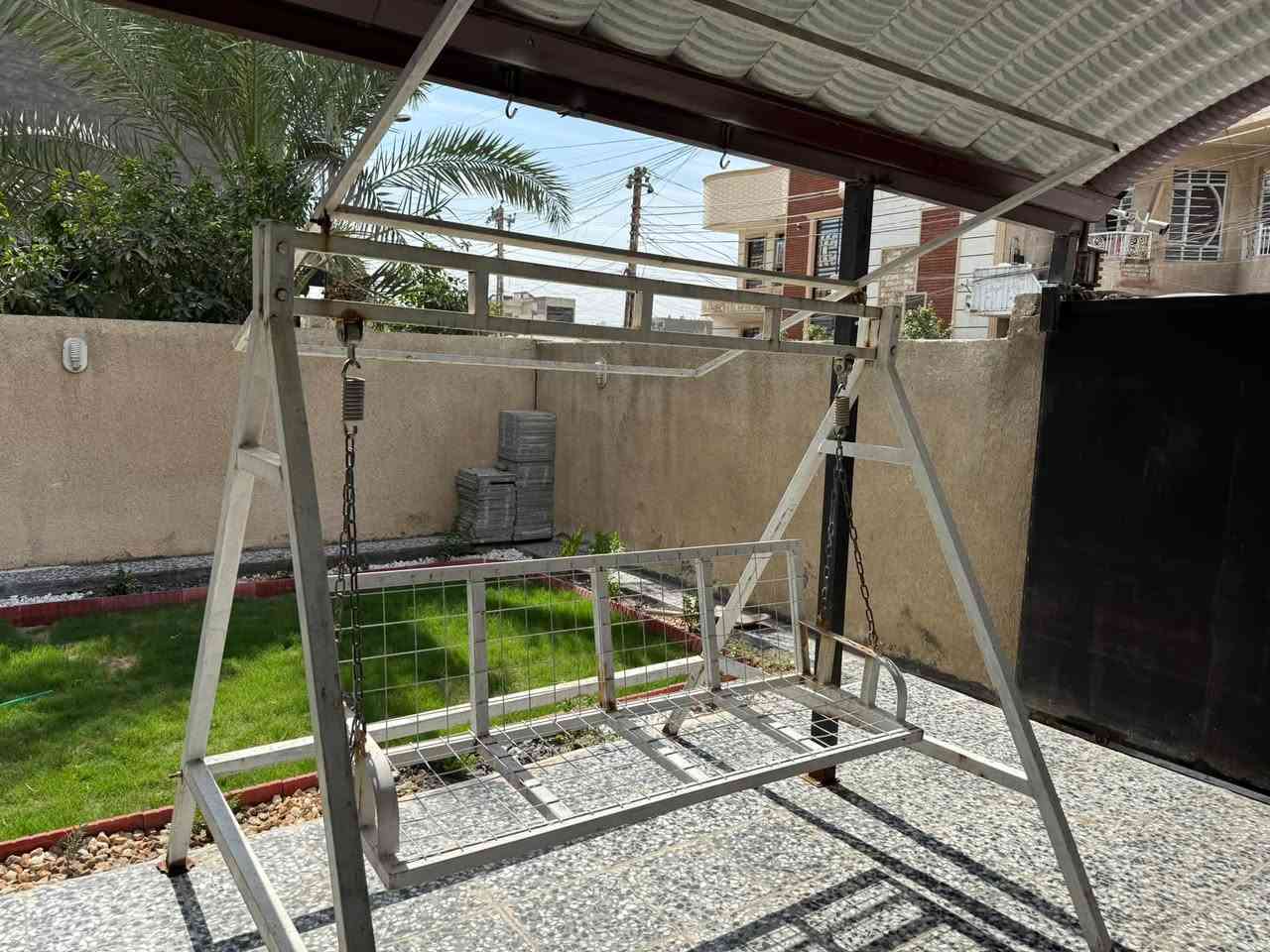 � مرجوحة حديد للبيع 🔸
مرجوحة قوية ومتينة، مناسبة للحديقة والبيت 🌿
✅ حديد متين
✅ سلاسل قوية ويا نوابض للراحة والأمان
✅ واسعة ومناسبة للعائلة
✅ بحالة جيدة جداً

💰 السعر: 170 ألف دينار فقط
🔥 وبيها مجال للجادين

📍 المكان: بغداد - الغزالية 
📞 للتواصل: ***********

لايوجد توصيل 🚚
