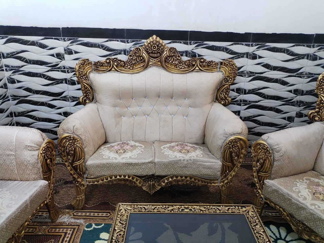 سلام عليكم تخم زان ملكي اي ضرار مابي كلش نضيف 10مقعد السعر 350العنوان كربلاء حي العامل يوجود توصل دخل كربلاء الستفسار ***********
