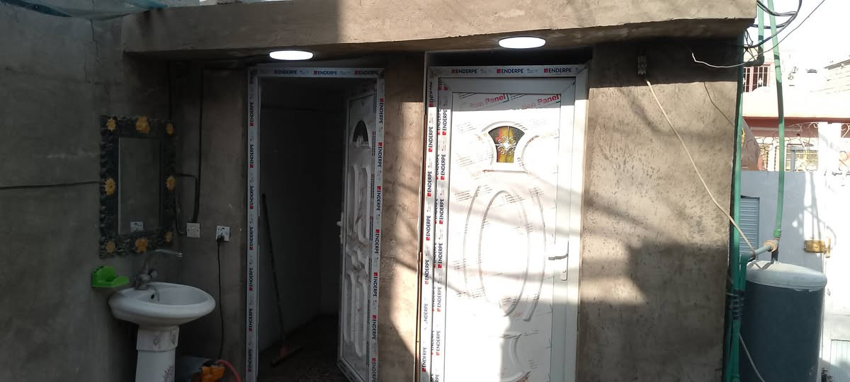 السلام عليكم بيت للبيع المساحه 200متر حي طارق شارع الوسط قرب صيطره تفاصيل داخل الفيديو هاذا رقمي خابر وتدلل***********
