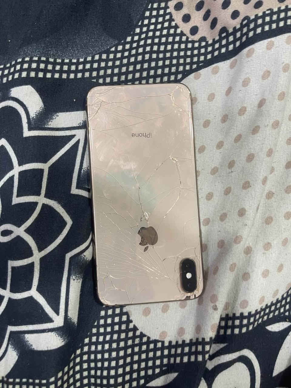 آيفون اكس إس ماكس • ٢٥٦ • بطارية ٨٢٪