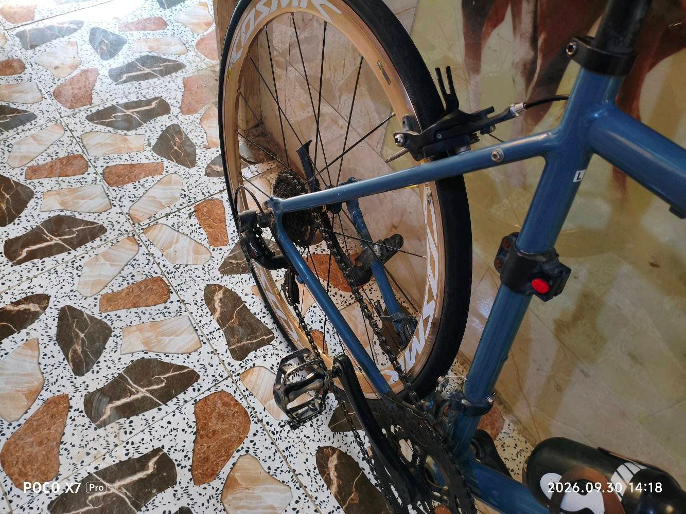 رود ماركه REID الغنيه عن التعريف
سستم SHIMANO TOURNY 
7/2 
حجم L قياس 54
ستيرن كاربون ماركه ec90
بطيخات كاربون طرب ماركه MAVIC
وياله ماركه كوزميك اصدار PRO

الدراجه وياها ملحقات هدايا
عداد / لايت / قاعده ومطاره/ قفل اصلي

السعر 340 الف وبي مجال للشراي 
للاستفسار خاص واتساب(***********)@الجميع