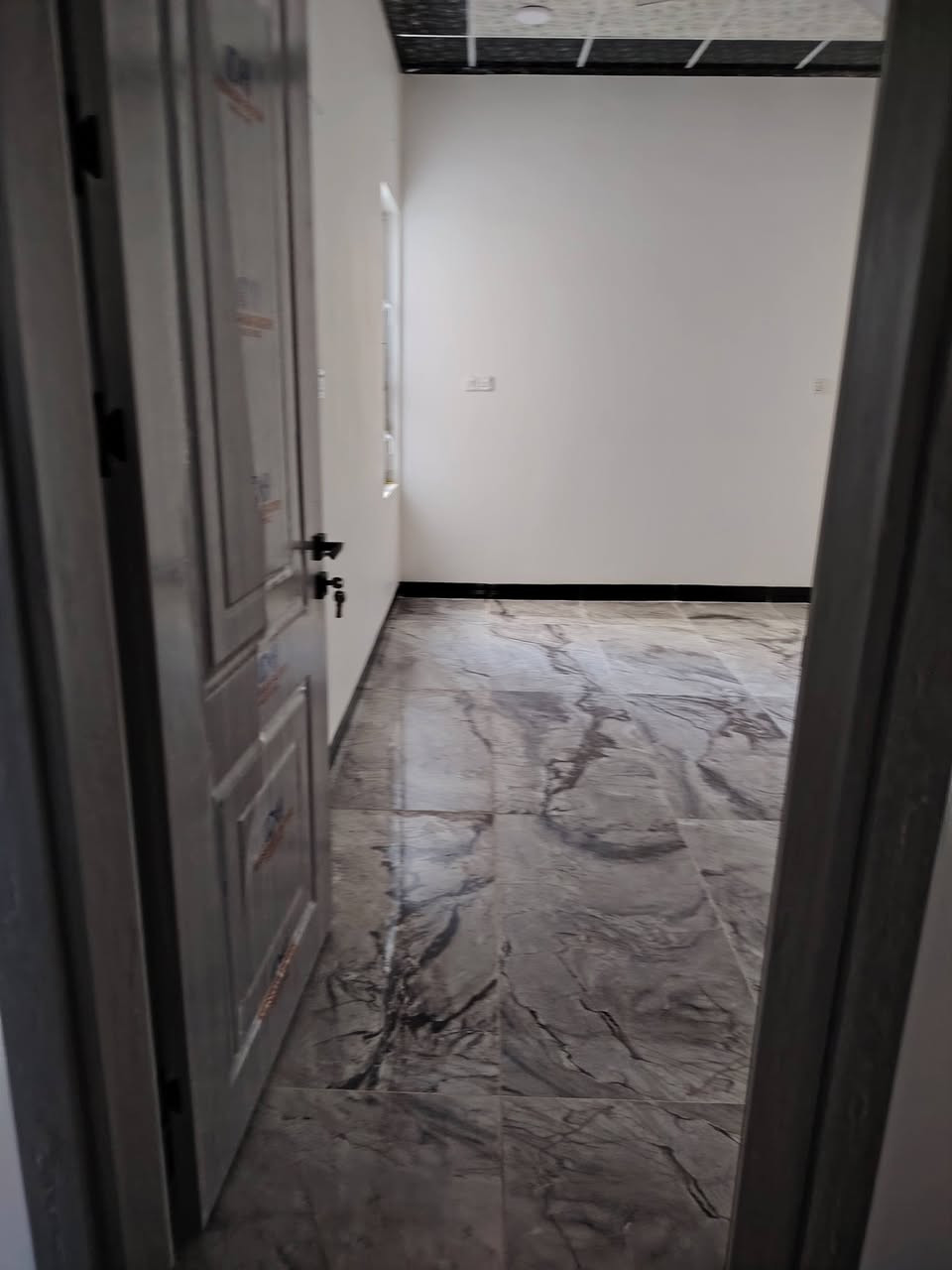البيت للبيع مزارع زيونه مقابيل  حي الفلاح جمعية شمس نينوى مقاطعه ٧٩ مساحه ١٠٠ واجهة ٦واعمق ١٨ بيت تجهو قروب بيت غراف نوام وهول ومطبخ وستقبال وصحيات وبيتون بل بيدي قريب جامع حازم الليله بيت فول شرط تحويل بل جمعية وكرات بلدية استفسار تصل على الرقم *********** كورك *********** مورسلت الصفحه
