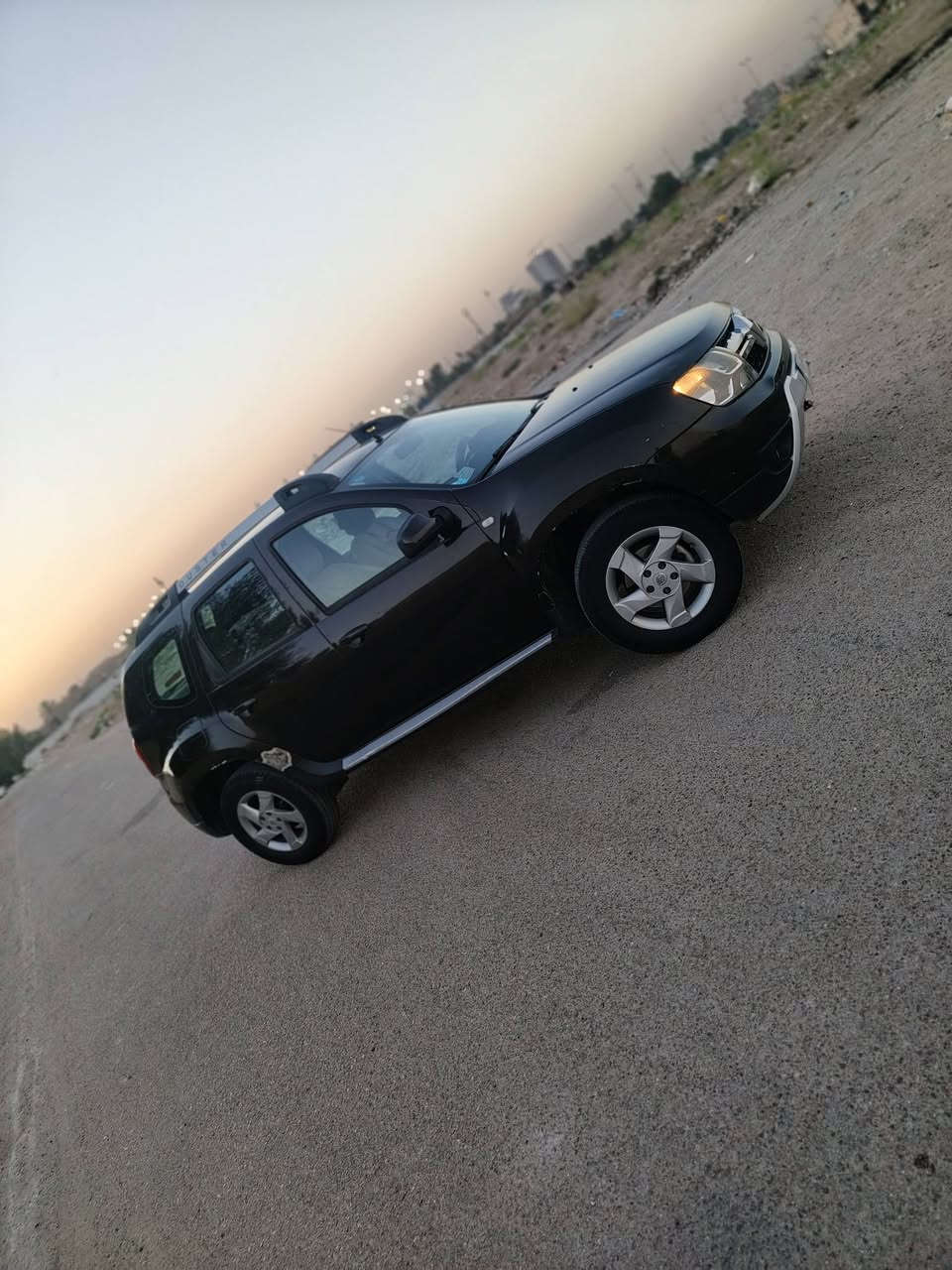 السلام  عليكم
رينو   داستر   موديل  ١٨   رقم  بغداد 
ماشيه  بحدود  ال ٨٥  
بيها   ضرر       باب خلفي  + شويه  مال  جاملغ   
وجاملغ  الامامي  كلهن   عكس   سايق  
ومبينات  بل   صور   
وعليها   منظومه  غاز        
تبريد  بحاله  جيده
كير  محرك   بحاله  جيده 
صدرها    جديد    كله    على ادينه  
سياره  بيها  كم ملاحظه   صغيره 
للاسفسار     
***********
مكان بغداد حي الاعلام
