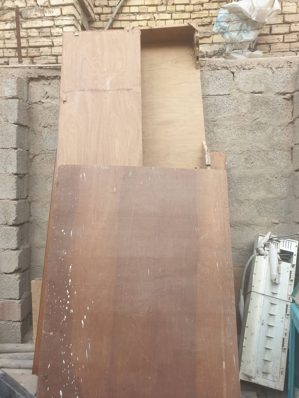 بوفيه مستعمله ونظيفه سعرهه 135 وبيهه مجال
كنتور مستعمل ونظيف مفصخ سعره 165 وبيه مجال رقمي ***********
