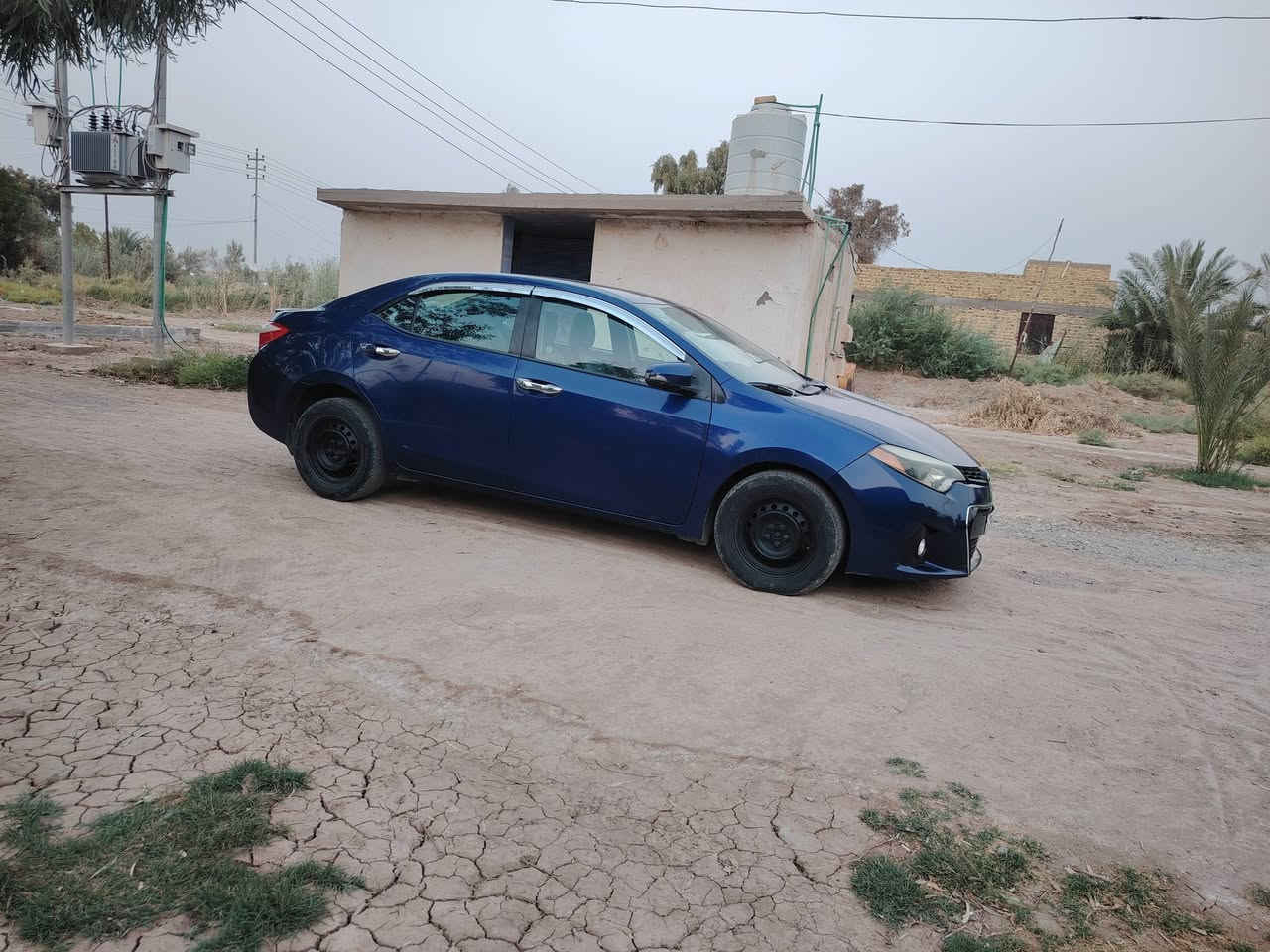 السلام عليكم تيوتا كورلا للبيع وارد أمريكي موديل 2015
ضربتها الامريكيه الجاملق اليسر من كدام خفيفه سياره نضيفه وجديده محرك وكير جدد نضاف رقمها؛ذي قار  رقم الواتساب***********
