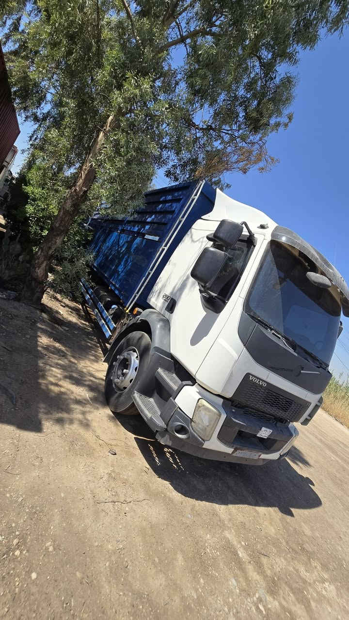 . للبيع شاحنة فولفو الحجم  FL 280 مودي 2019، دخول جديد. شاحنة نظيفة جداً وجاهزة للعمل مباشرة. محرك ديزل اقتصادي وقوي، استخدام نظيف فقط استخدام في طول لبدي ٨ متر الخارج  ،سياره بحالة ممتازة، صندوق بحالة جيدة وهيكل مرتب. مكان سياره واسط  صويره. للتواصل والاستفسار يرجى الاتصال سعر 250 وبيهه مجال 
***********
