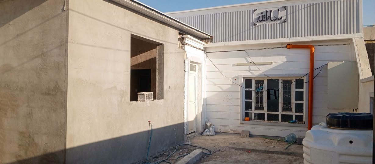 بيت 200متر 
حديقه تفاصيل بيت بل فديو 
المكان ديالى خانقين أمام عباس قريب بيت نعمت مختار وره محل مهدي 
ينباع نقدا أو قسط 
سعر 30مليون مقدمه 20فوك باقي قسط 
***********
