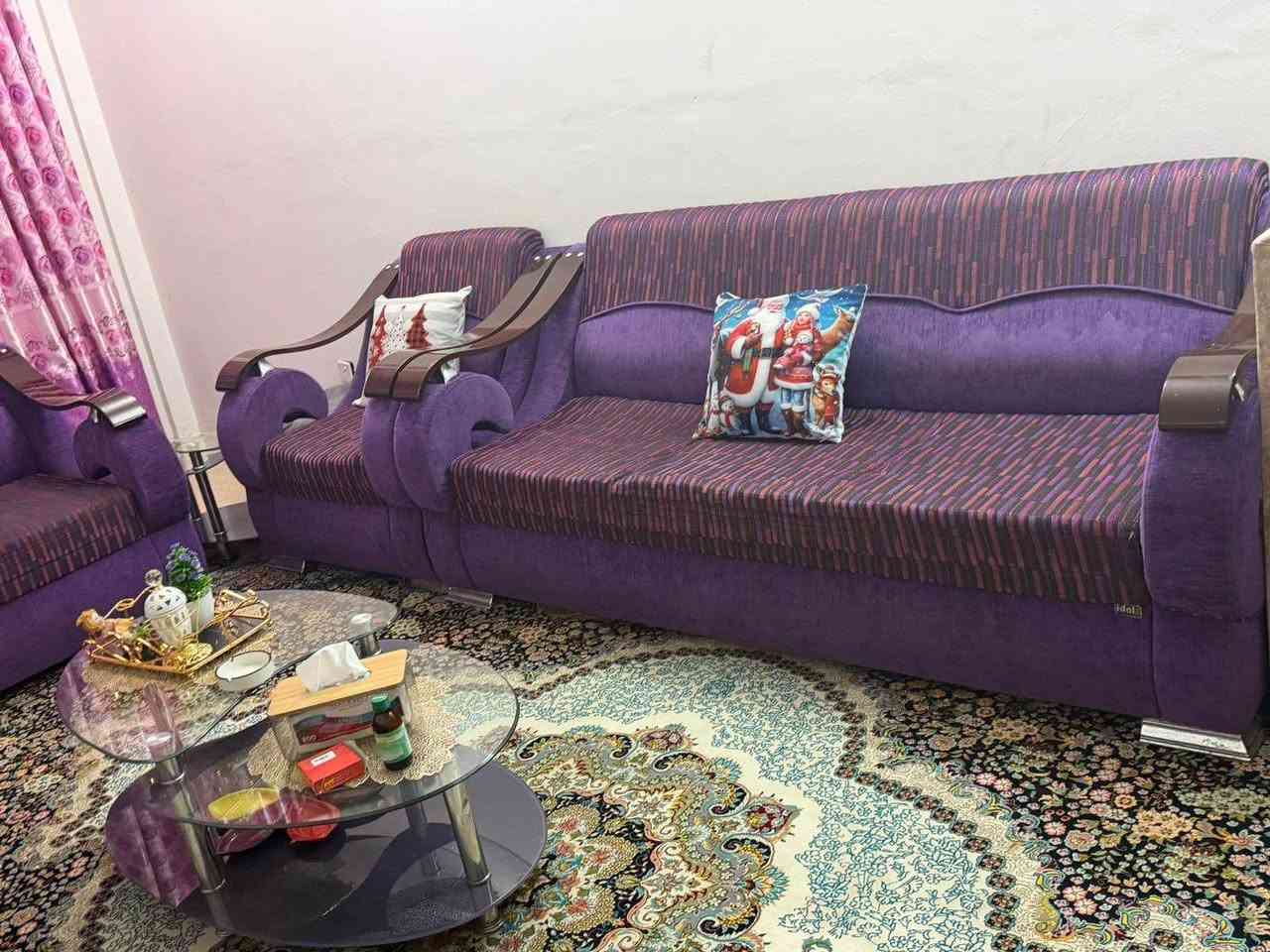 سلام عليكم اثاث تركي للبيع مستعمل بس جديد يعني 
العنوان البصره الجمعيات شقق اول لاين 
الرقم ***********
السعر ٣٥٠وبي مجال البصرة, العراق
