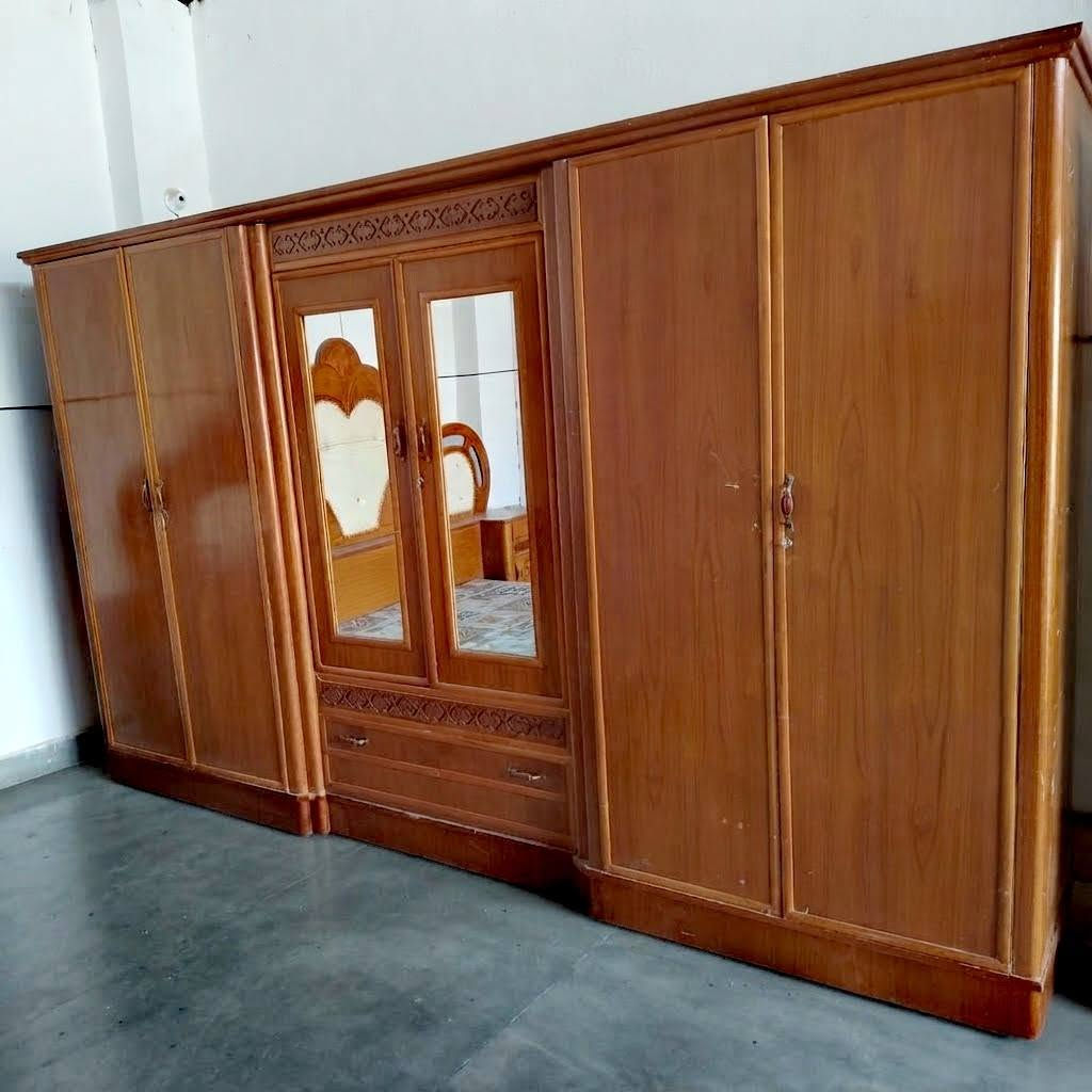 غرفه اخشاب صاج داخل وخارج غرفة فول تسكام درجه اولى ثقيل.. ام السته طابق وربع مستخدم نضافه فول ضخمه زاويه كنتوريه ملحق بارتفاع الكنتور دوشمه وترتيب ضهر جرجوبه براغي ملحقات كامله للبيع العنوان الديوانية اتصال ***********
