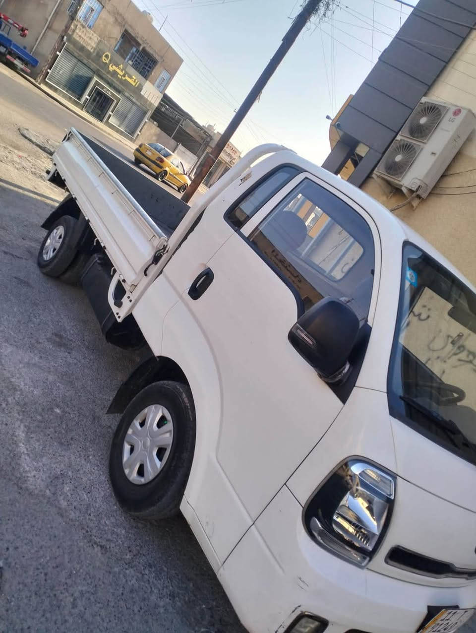 كيا حمل  موديل 21 مكينه 2700
كفاله السياره وب اسمي تحويل مباشر
رقمها بغداد ونكليزي 
وهذا رقمي 
***********
