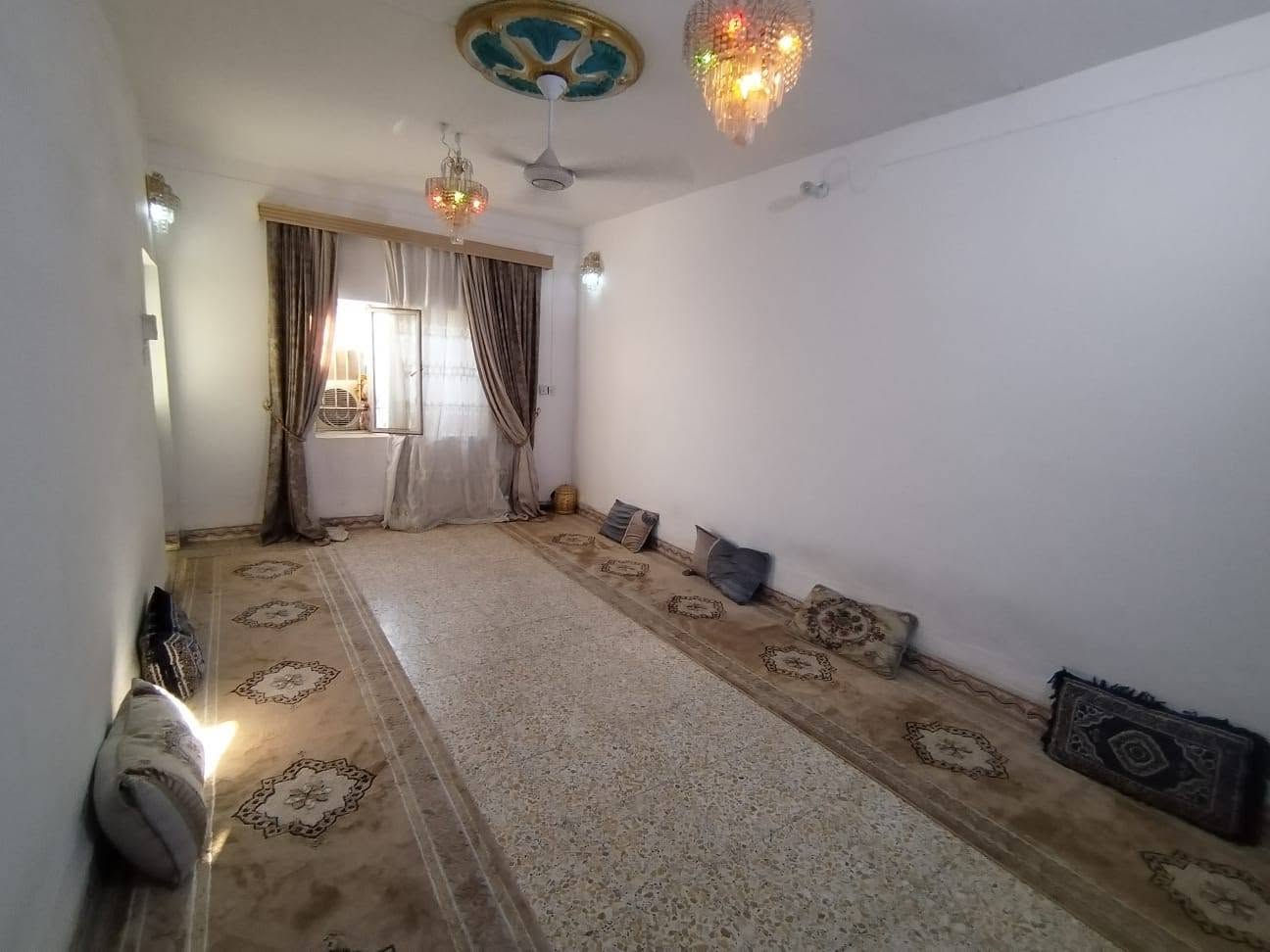 السلام عليكم
دار طابو صرف المساحة ٢٠٠م٢ واجهة١٠ ونزال ٢٠
يتكون من طابق واحد ويحتوي على
غرف عدد٢
صالة
استقبال
صحيات داخلية وخارجية
طارمة كبيرة
المكان حي العسكري شارع الاسواق داخل فرع عامر حسوني
السعر ١٢٠مليون وبي مجال
التواصل خاص او على الرقم ***********

