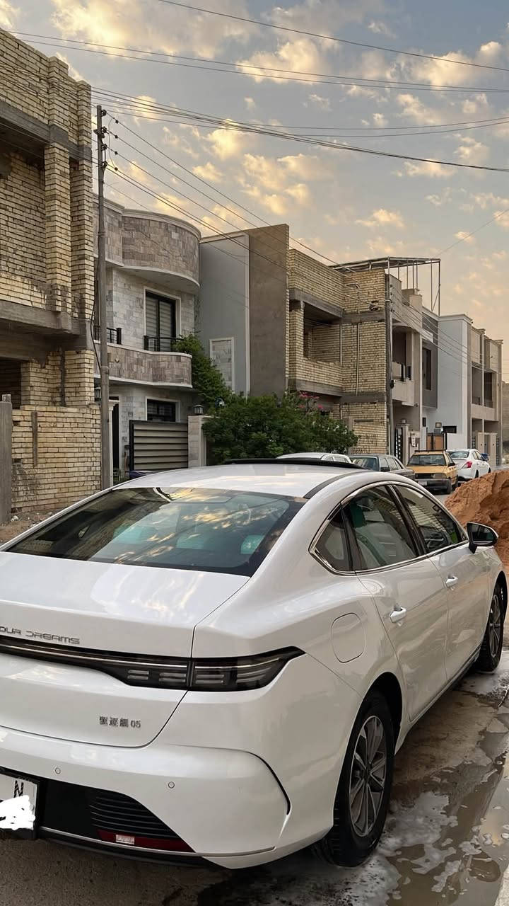 BYD 2025
دستروير. 
فتحه
ماشيه 21,700
كفاله.  ماعده رصعتين مال استخدام الشارع 
مكانه بغداد. 
***********

