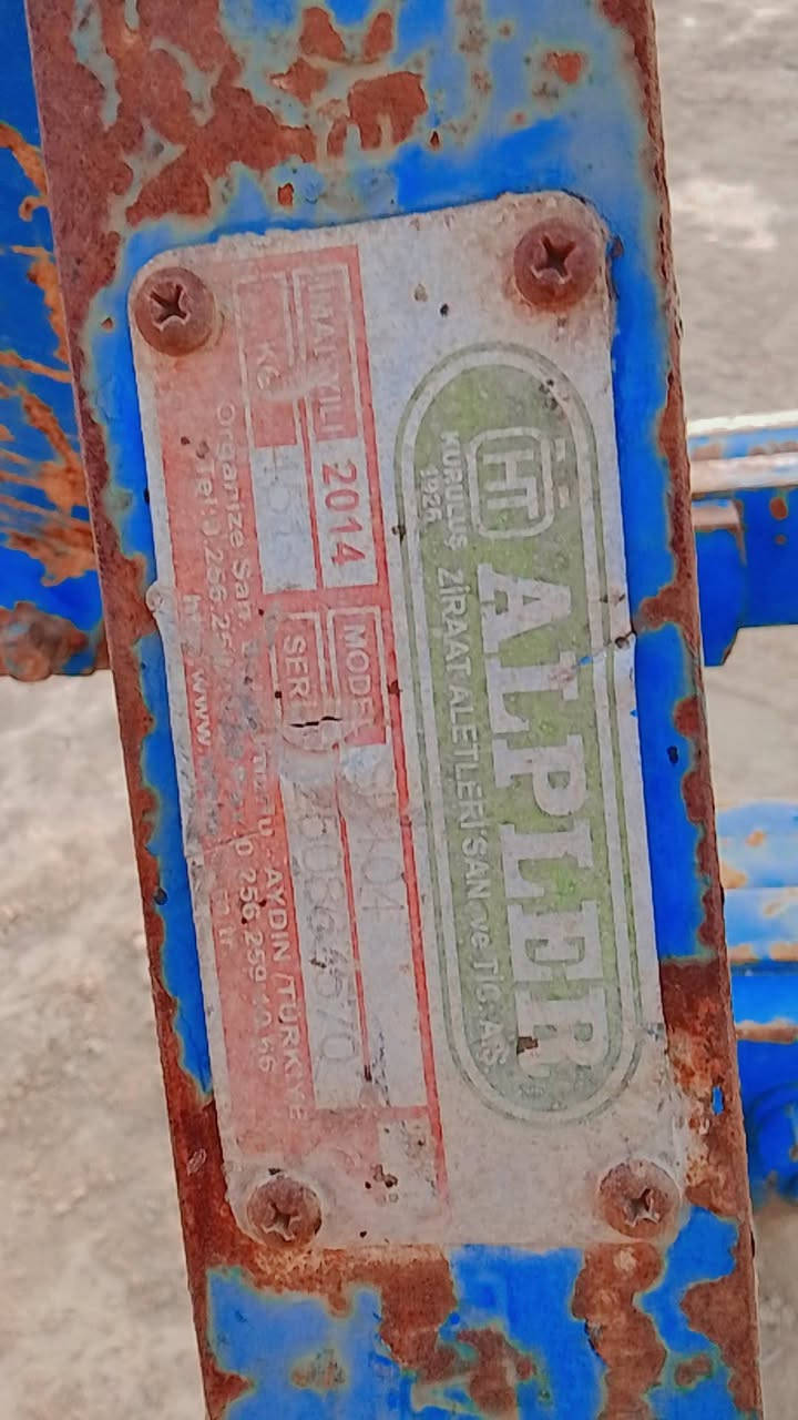 سلام عليكم فدان للبيع  حجم 14جديد مابي قطره الحيم السفتسار علا رقم ***********
