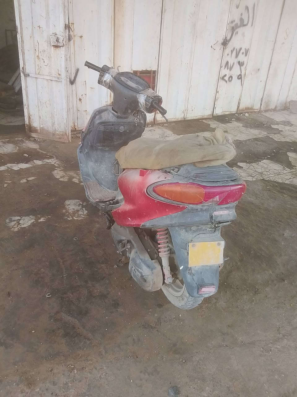 دراجه كهربائية • بدها بطارية • نكرة