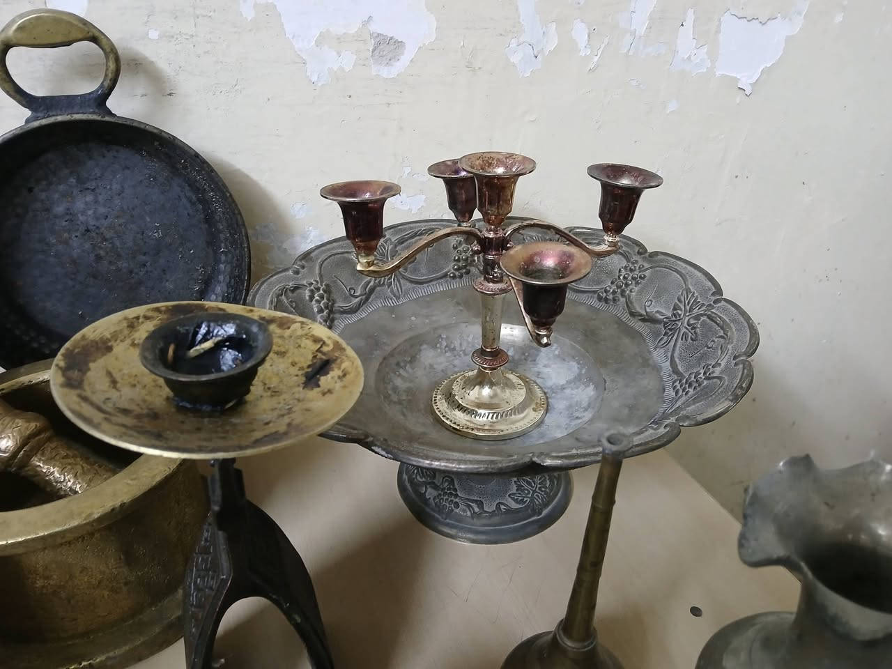 السلام عليكم
مجموعة من النحاسيات للبيع السعر المطلوب 450 الف للاستفسار التواصل ع الخاص او الاتصال بالرقم ***********
