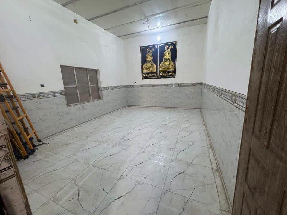 بيت زراعي بي وصل تطويب مساحه 200م
السعر 26 

الدجين الثانيه نهاية شارع حجي كشكول قرب ام البالات شارع الصدرين مجاور المدرسه الجديده 

بناء بلوك عكاده 

يحتوي على 

غرفتين 

وصالتين

 ومطبخ

ومجمع صحيات 

وساحه كبيره 

واتساب *********** علاء بدر

نص مكتوب في الصور:
- المدرسه
