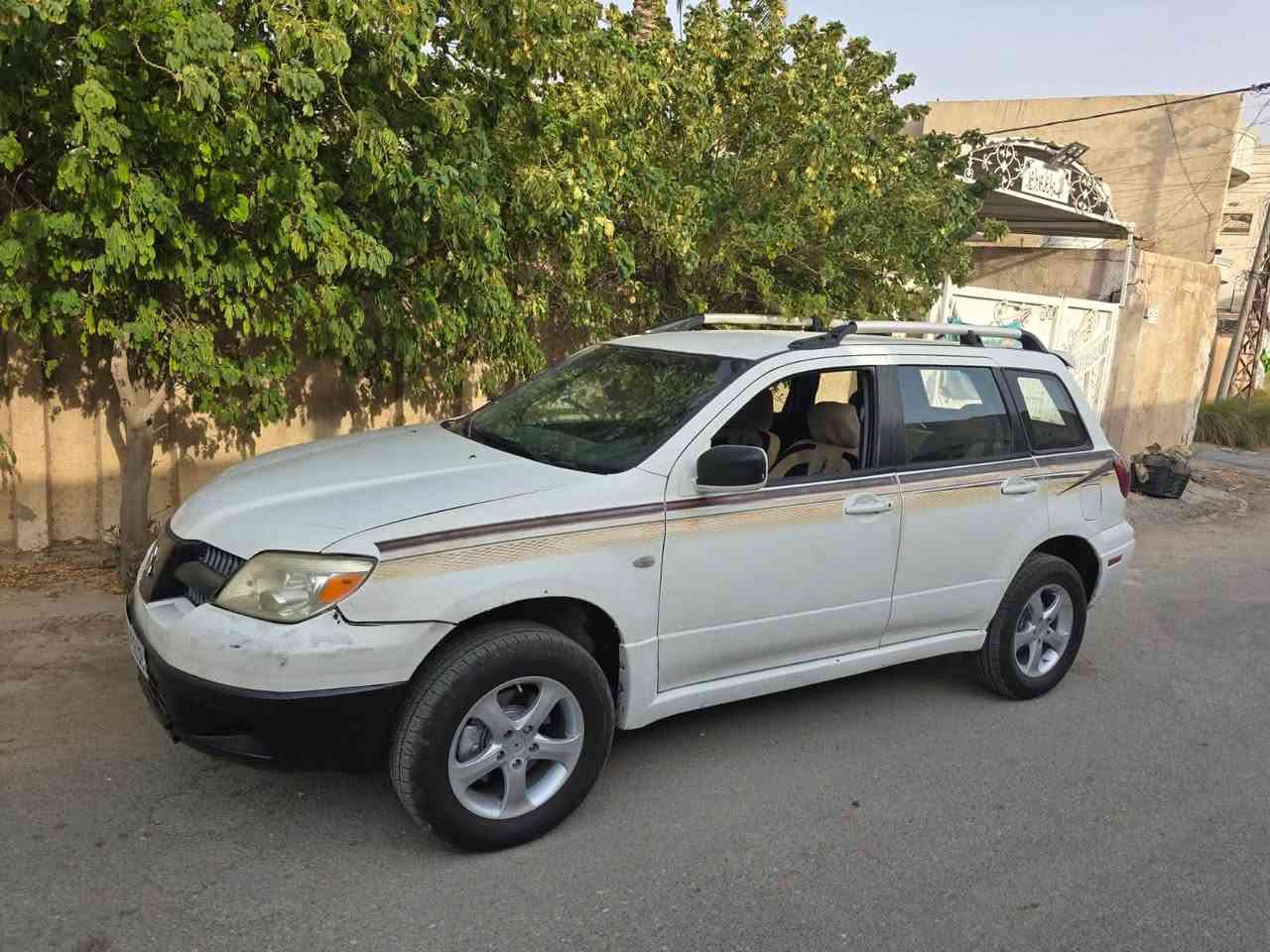 اخوان مشيوبيشي ياباني اصل  موديل 2007 وارد امركي فقط بيها بنيد وبيها صبغات بدون دواخل  جاهزه من كلشي مكنيه كير حداديه تخم تاير كهربائيات كوله جديد بيها نقص فقط تبريد مكينه 4 سلندر  نقص الاستفسار 
***********
***********
العنوان بابل @
