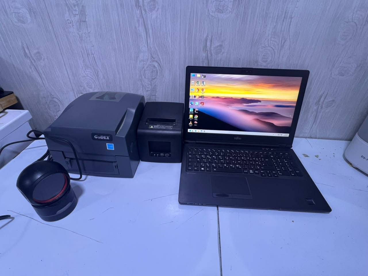 سيت كاشير • لابتوب Fujitsu ١٥انج • برنامج Dexef