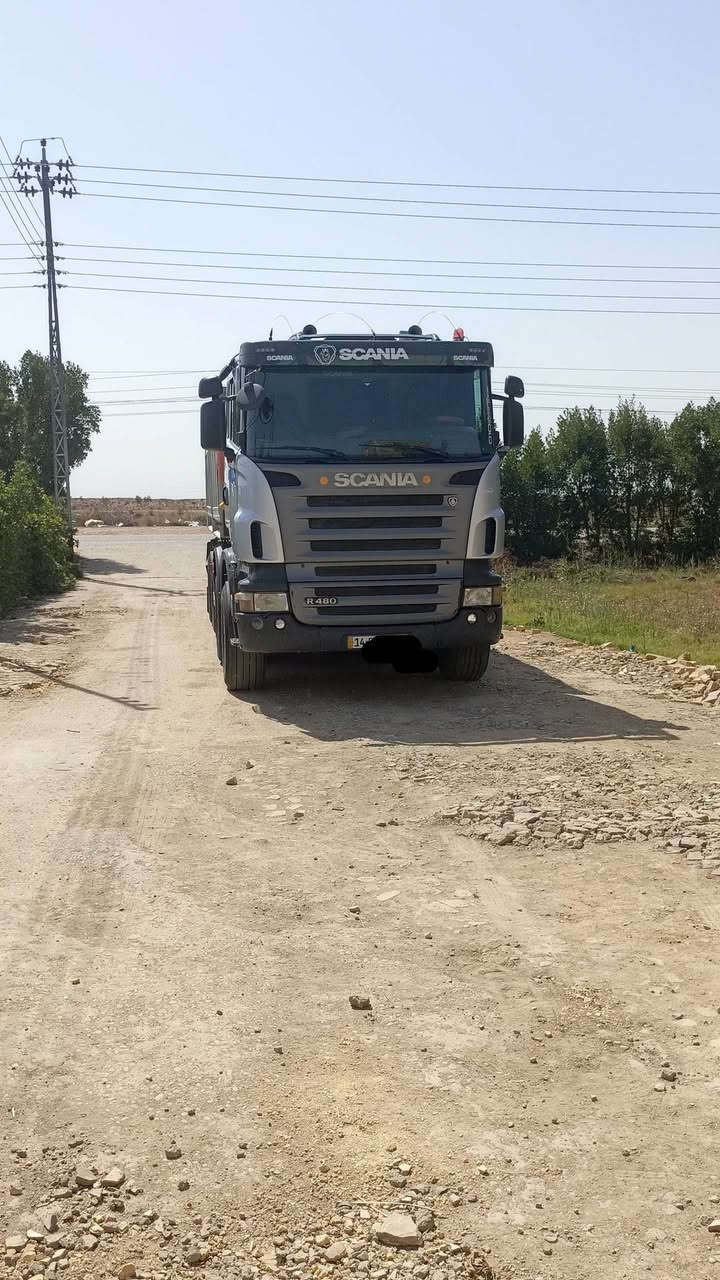 سلام عليكم سكانيا موديل ٩ كفالة عامه صبغ ضربه شاصي مكينه كير كفالة مكينه ٦ كير ١٠٠٠ اوتوماتيك وعادي كلج رتايدر خمس طكات كشنات تدفئه تبريد قماره كهرباء تخم تاير حدادية جديده تخم ويل كروم 
سياره جديده على وضع الشركة 
رقم بصرة نكليزي بسمي سنوية ٣٠
السعر 425 وبيها مجال 
مكان السياره ميسان 
***********
***********
