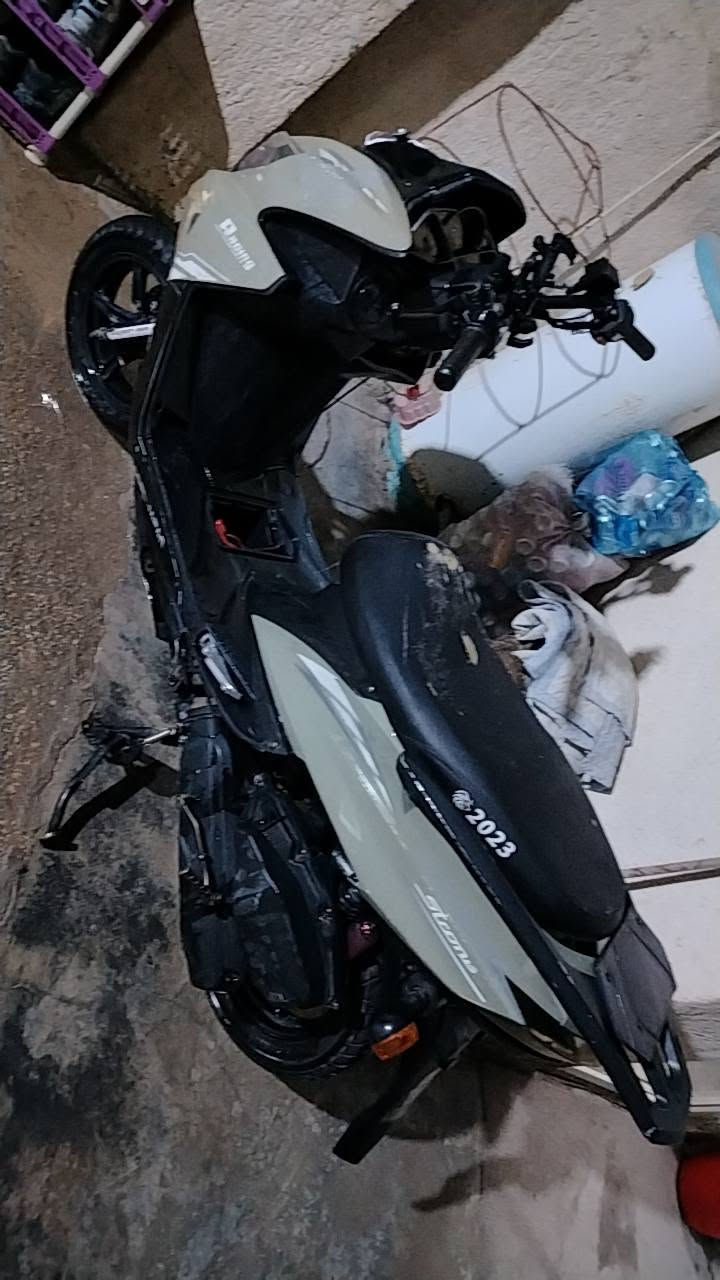 سلام عليكم خوان دراجه سنترونك مديل 23 كلشي ما بيها شغاله يحتاج لها باتري فقط بيها حساس زرقه بيها تشغيل عن بعد محرك ما مفتوح كهربيات كلها شغاله فقط باتري جيب باتري شغل سلف و هندر وطلع كبل َمكاني النجف الاشرف سعرها ب500 وبيها مجال *********** رقمي
