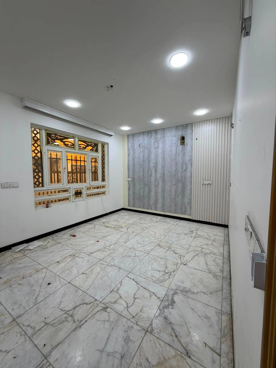 🏠 دار للإيجار في السيدية

📐 المساحة: 100 متر

🛏️ غرف نوم عدد 3
🛋️ صالة
🍳 مطبخ
🚿 خدمات

📞 للتواصل: ***********

🏢 أرض القمة للتطوير العقاري

