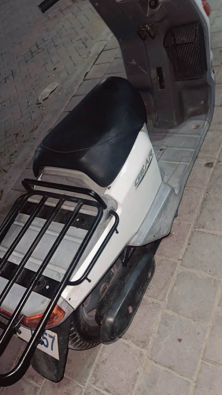 بيك اب سرعه 60
دراجة كاملة مكمله ومابيه كل نقص 
كفرات اصلية 
مكينه ناعمه
سلف هندر شغالات
تايرات جدد دبلات جدد
نكرة بكل وقت 
مكاني مدينة الصدر 
رايدها ب450
ماسنجر مارد شراي اتصل 
***********
