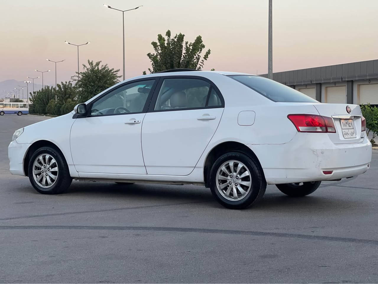 جۆری ئۆتۆمبێل: [byd]
• مۆدێل: [٢٠١٤]
• مواسەفات:[فول مواسەفات]
• ڕۆشتن:[١٢٠ هەزار کم]
• مەکینە و گێڕ: [بەشەرت نەکراوەتەوە]
• بۆیاخ: [بێ بۆیاخە زۆر جوانە هەیکەلی]
• سەنەوی:[بەسەرچووە]
ژمارەی مۆبایل: [***********] السليمانية, العراق
