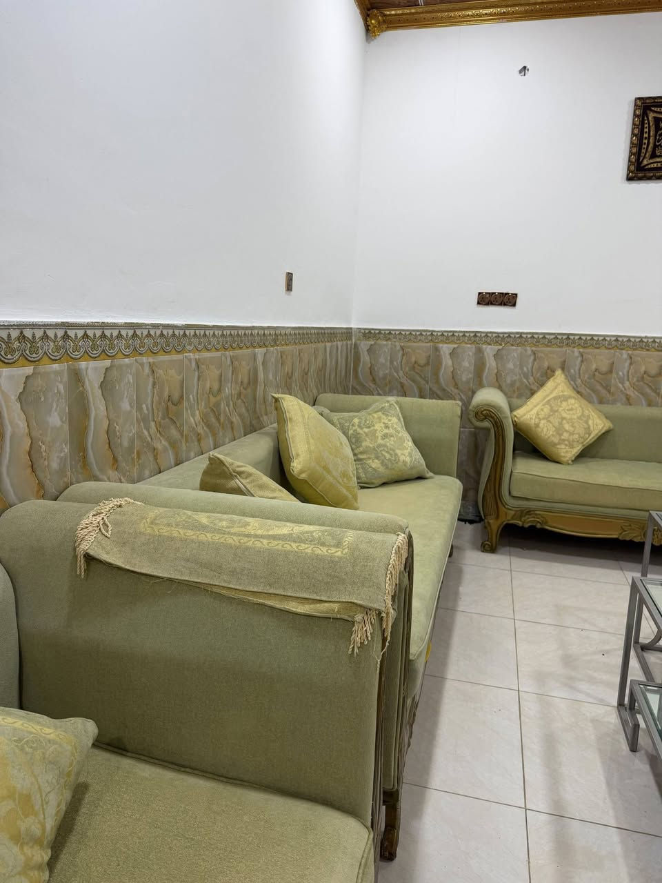 السلام عليكم تخم قنفات للبيع جديد ونضيف 
مكانه بصره دور الشرطه
للاتصال

 ***********

