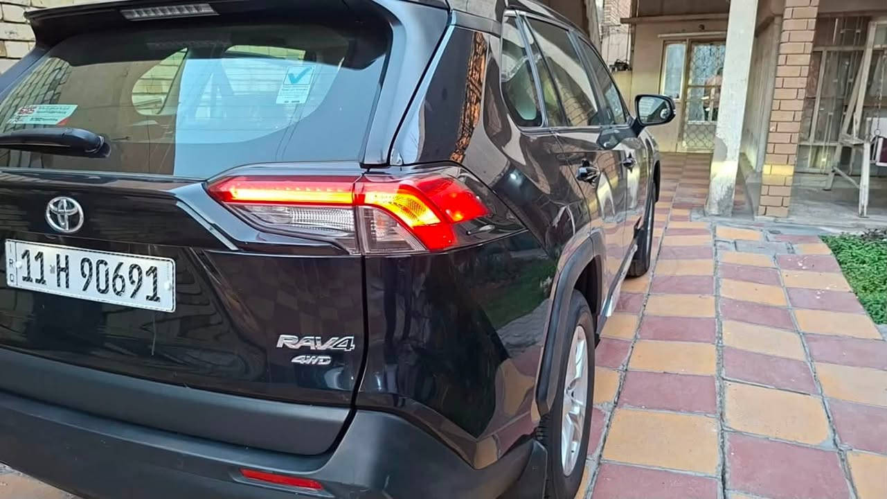 سلام عليكم عندي تيوتا رف 4 موديل 2019 خليجي وكالة ساز مكفوله لون اسود بانزين ياباني اصلي محرك 2500 فتحه دبل اكزوز هند بريك كهرباء مري جانبيه كهرباء شفط 4 جام اوتو داخل لونين 3 انظمة قياده بصمة تشغيل وابواب حساسات اماميه وخلفيه شاشه وسطيه قطعتين تبريد فول تحكم ستيرن رادار خلفي باختصار سياره فول مواصفات موجوده بالسيديه السعر 21 وبي مجال الاتصال على الرقم ***********
