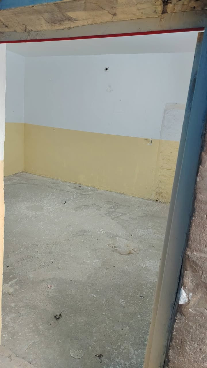 السلام عليكم مشتمل للإيجار الدسيم شارع حسينيه شيخ وهاب يصلح سكن عائلة صغيره أو مخزن للاستفسار ***********
