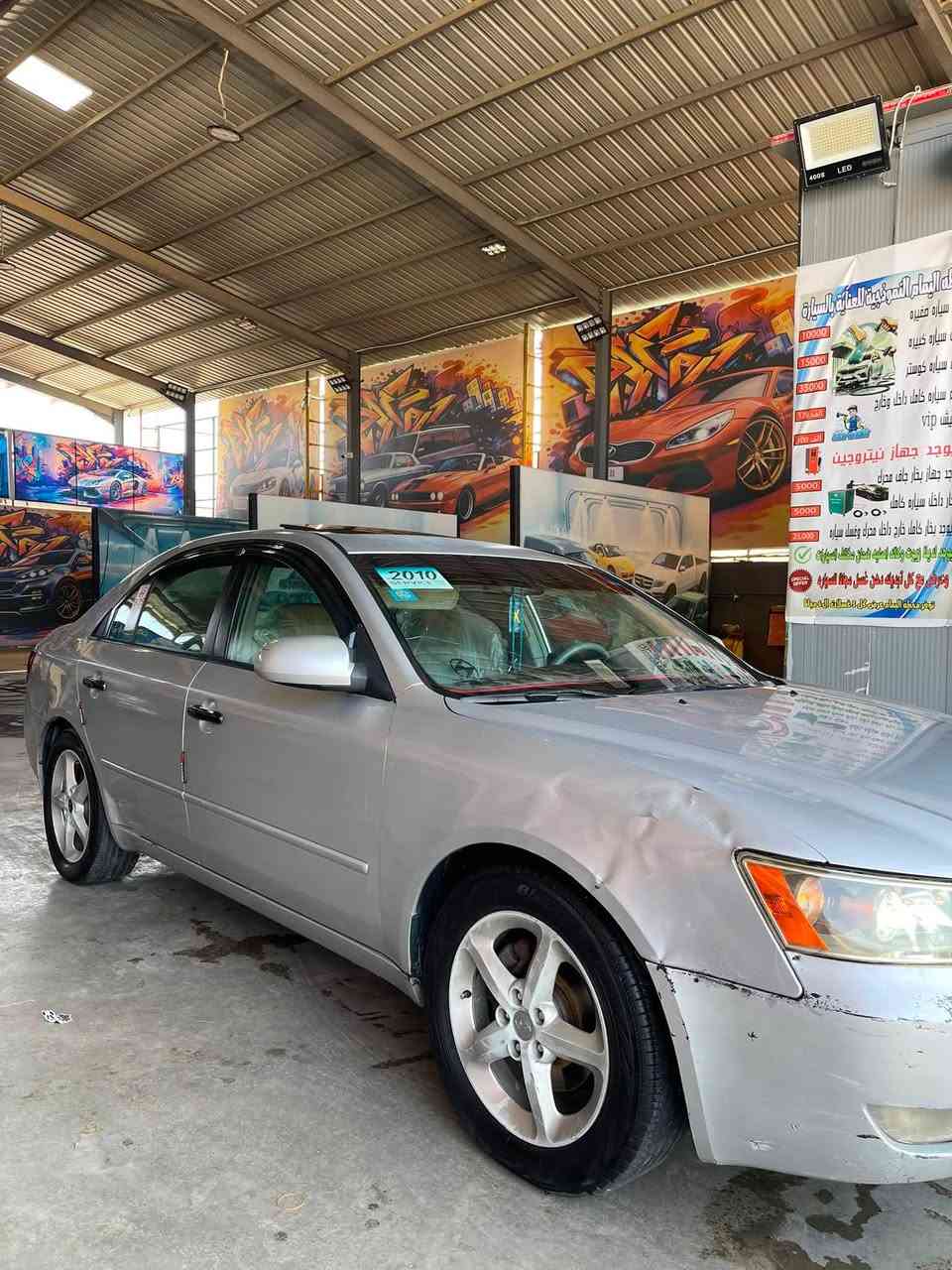 سوناتا 2008 لمتدد محرك V6 3300 
محرك وكير جدد بلباكيت نكره سلف
السياره عليها منظومة غاز يعني التفويلة ب 9 الف 
حادث السياره جاملغ خلفي جهة السايق + باب السايق مبدل باقي السياره كلها ليبل واحد ممبدل بيها قطعة 
مواصفات السياره :
مزروع عدسات زنون ب 150$
كامرة خلفية دوارة ع بارك 
شاشه كار بلاي 
فتحة سقف
سستم سماعات اصلي دمام قوي 
تخم تاير بلباكيت 
صدر امامي خلفي بلباكيت 
منظومة بريك كامل بلباكيت
منضومة تبريد جديده
السياره هواي مصروف عليها من كماليات والصور كدامك وشوف بعينك 
السعر : 95 وبيها مجال 
مكاني : بغداد حي العدل شارع الاسواق المركزية
للاستفسار ***********
