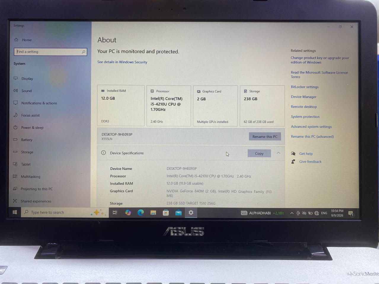 مواصفات بل الصورة بس نقص قطعة بلاستك تغطي هذا المكان اني غلفته مادة لاصقة ما ماثر عليه متواجد واتسب يوجد توصيل *********** بغداد, العراق

نص مكتوب في الصور:
- Device Specifications
- Device Name DESKTOP-9HE093P
- Processor Intel(R) Core(TM) i5-4210U CPU @ 1.70GHz 2.40 GHz
- Installed RAM 12.0 GB (11.9 GB usable)
- Graphics Card NVIDIA GeForce 840M (2 GB), Intel(R) HD Graphics Family (113 MB)
- Storage 238 GB SSD TARGET TS10 256G