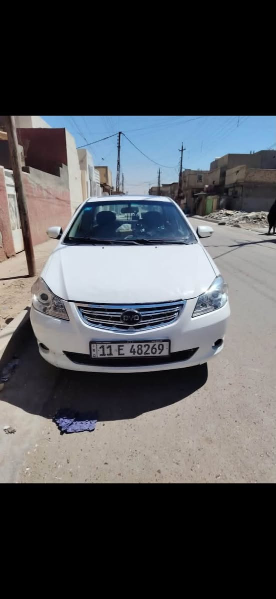 السلام عليكم للبيع بي واي دي موديل ٢٠١٣ رقم بغداد انكليزي هزه جديده كير اوتوماتيك مكينه ١٨٠٠ سياره جاهزه مابيه اي نقص فقط تبريد مواصفات فتحه تحكم ستيرن بصمه سياره كلش حلوه مكان السياره الحريه السعر 45تلفون***********
