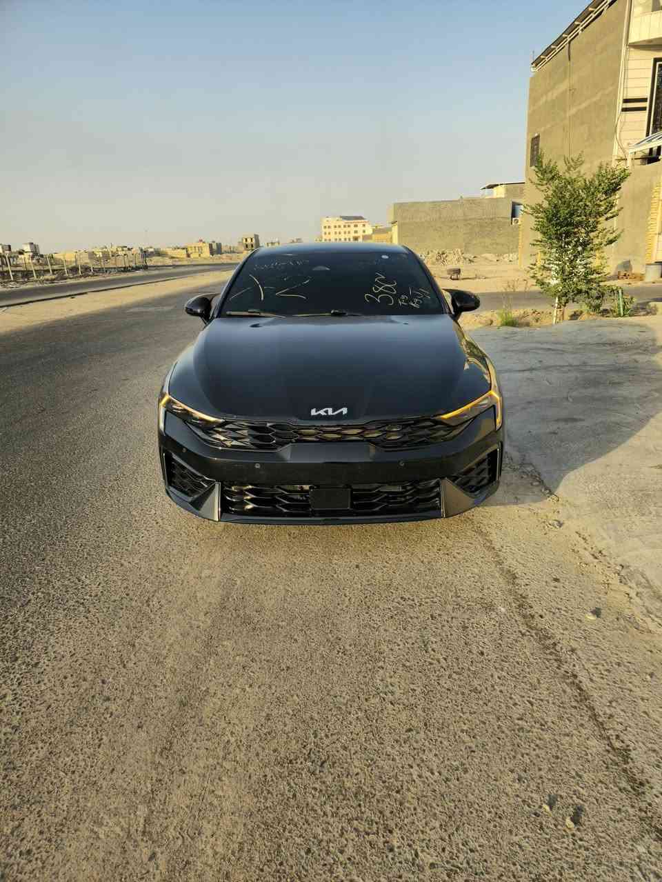 السلام عليكم كي فايف مديل ٢٥ وارد أمريكي دخول جديد شهداء بصرة باسمنه حادثها خفيف يعني صطحي جاملغ بارد بنيد بدلته أصلي نفس الون  السيارة كفاله من الصبغ رقم التليفون ***********   رادارات أماميه حساسات أماميه حساسات خلفيه رادار جانبي رادار خلفي تحديد خروج عن المسار شاشه تبريد ومسجل دمج متغير
