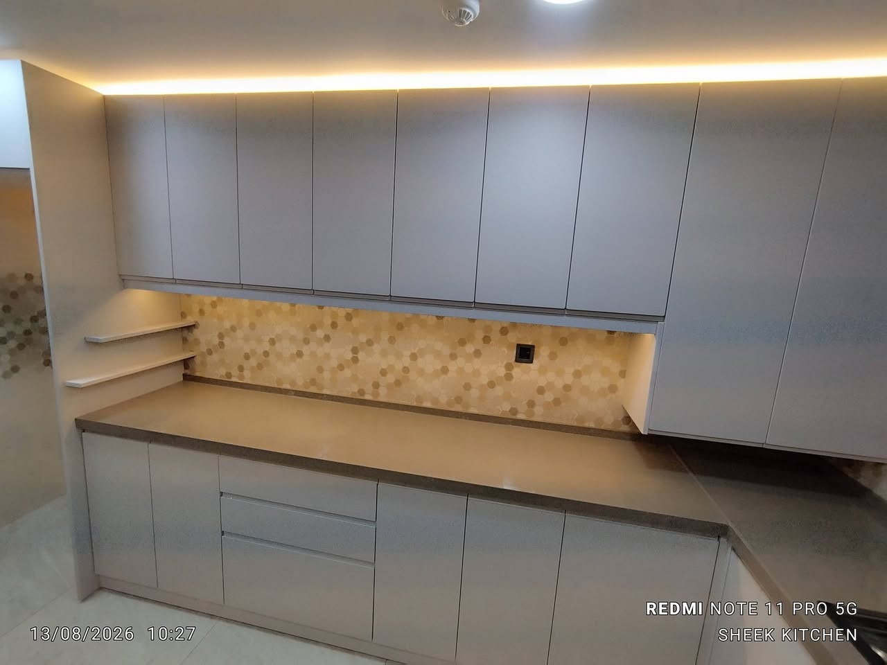 مساء الخير....
عندما يتم اختيار تصميم مميز والوان هادئة وجميلة وشركة ذات خبرة في عالم النجارة الحديثة تصبح النتائج مبهرة....
#آخر اعمالنا في مجمع بوابة العراق للمرة الثانية على التوالي ولنفس الزبون 
الداخل خشب بلايود ضد الماء وكابينة السنك فوم ضد الماء نهائيا 
الابواب من شركة سليكا الألمانية حصريا 
السطح كوارتز طبيعي والسنك ستل ستيل غذائي 304 
الإنارة لد بروفايل 24 فولت 
المفاصل و سكك الجرارات هيدروليكية

للاستفسار اكثر يرجى الاتصال بالرقم 
***********
او زيارة المعرض الكائن في مجمع بسماية الشارع العام الاستدارة الثانية بعد بوابة الدخول القديمة بالقرب من مطعم كرم اهلنا ومجاور مجمع حيدر الكهربائي للمواد الإنشائية وشركة برايم للتوصيل السريع
