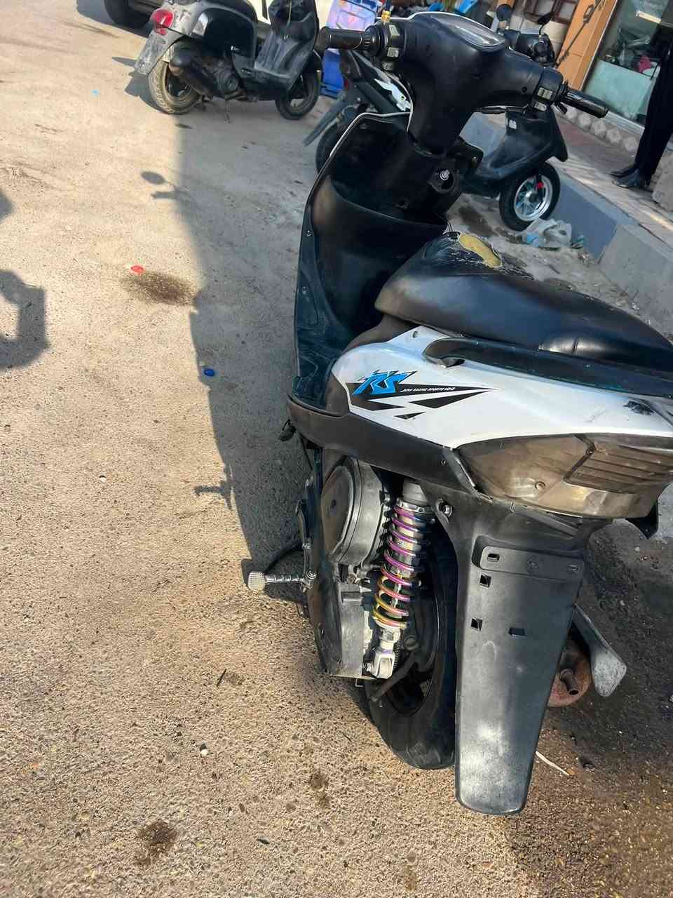 سلام عليكم دراجه ماكس مفتوحه 50 شغاله سلف هندر عوزها ترتيب سعر 250 كوم حديد لا تسألني شبيها مابيها مكان ناصريه مركز ***********
