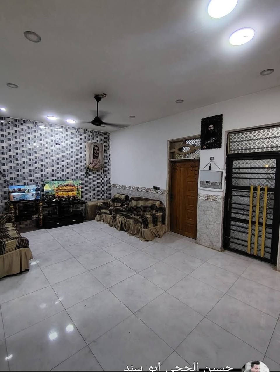 سلام عليكم بيت البيع مساحه 200 متر في شارع زرزور بيت كامل قرب المدرسه وسعر تصل ع رقم ***********

