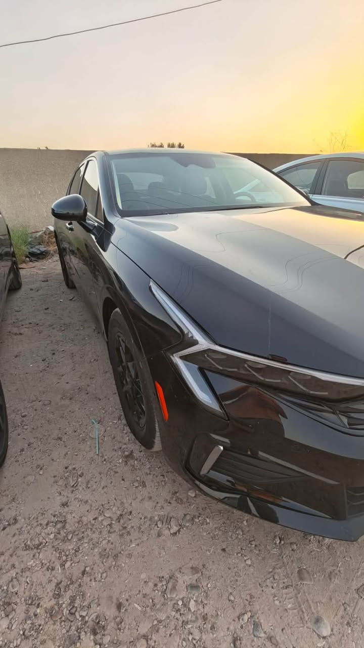 . 🔥🔥 للبيع Kia K5 LXS موديل 2026 🔥🔥
🖤 لون أسود ملكي
🇺🇸 وارد أمريكا
🇮🇶 رقم أربيل حرّة
📄 باسمي – تحويل ثاني يوم
📍 ماشية فقط 4,700 ميل

السيارة شبه جديدة وحالتها ممتازة جداً، والحادث كان دعامية فقط مع شوية ضرر بالبنيد.

🔧 الدعامية مبدلة والبنيد مصلح، والسيارة جاهزة للفحص والتجربة.

✅ مكينة وقير بحالة ممتازة
✅ السيارة باردة ونظيفة
✅ لا يوجد ضرر بالشاصي
✅ لا يوجد ضرر بالراديتر
✅ لا يوجد أي مشاكل بالتبريد
✅ جاهزة للفحص بأي مكان يختاره المشتري

⭐ المواصفات:

• K5 LXS 2026
• محرك 2.5 لتر – 4 سلندر
• قير أوتوماتيك 8 سرعات
• دفع أمامي FWD
• شاشة وسطية
• Apple CarPlay / Android Auto
• كاميرا خلفية
• مثبت سرعة
• تشغيل زر
• أنظمة أمان ومساعدة للسائق
• إضاءة LED
• جنوط ألمنيوم
• تكييف قوي
• مواصفات LXS الأمريكية

💰 السعر: 19,800$

📞 للتواصل والاستفسار:
***********

🔥 موديل 2026 + ماشية 4,700 ميل فقط + رقم أربيل حرّة + تحويل سريع

🚘 الفحص على المشتري وين ما يحب، والجاد يتفضل.
