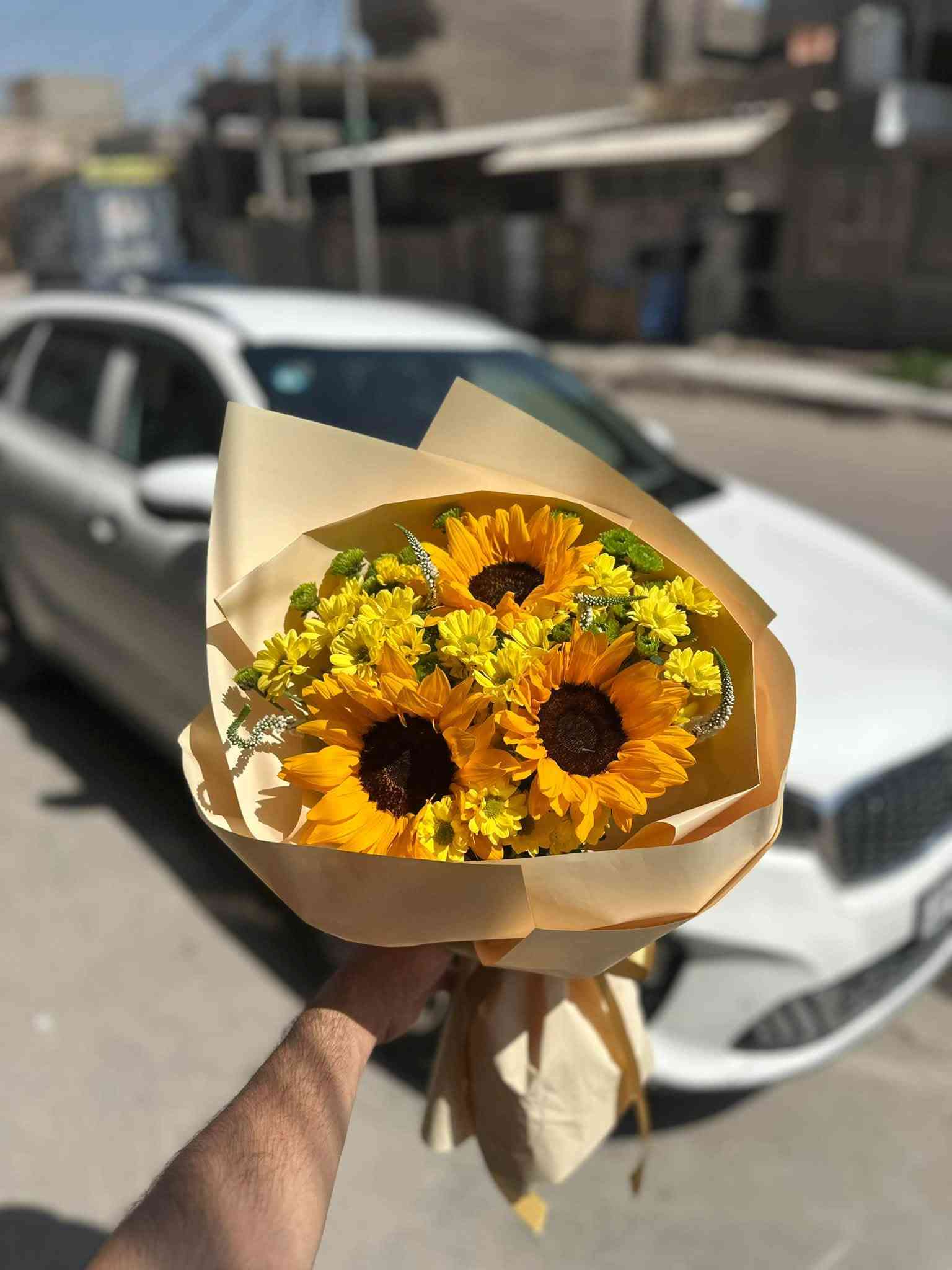 مو بس ورد… 🌷
في متجر غصن كل تفصيلة تنعمل بحب وذوق 🤍

كوالتي يليق بذوقكم،
أصناف ورد مختلفة ومختارة بعناية،
وتغليف مميز يكمّل جمال كل باقة 🎁✨

لأننا نؤمن إن الهدية الحلوة تبدأ من تفاصيلها…
غصن، حيث يلتقي جمال الورد بفخامة التقديم. ✨

العنوان بابل الاسكندرية شارع المصرف 
*********** وأتساب
