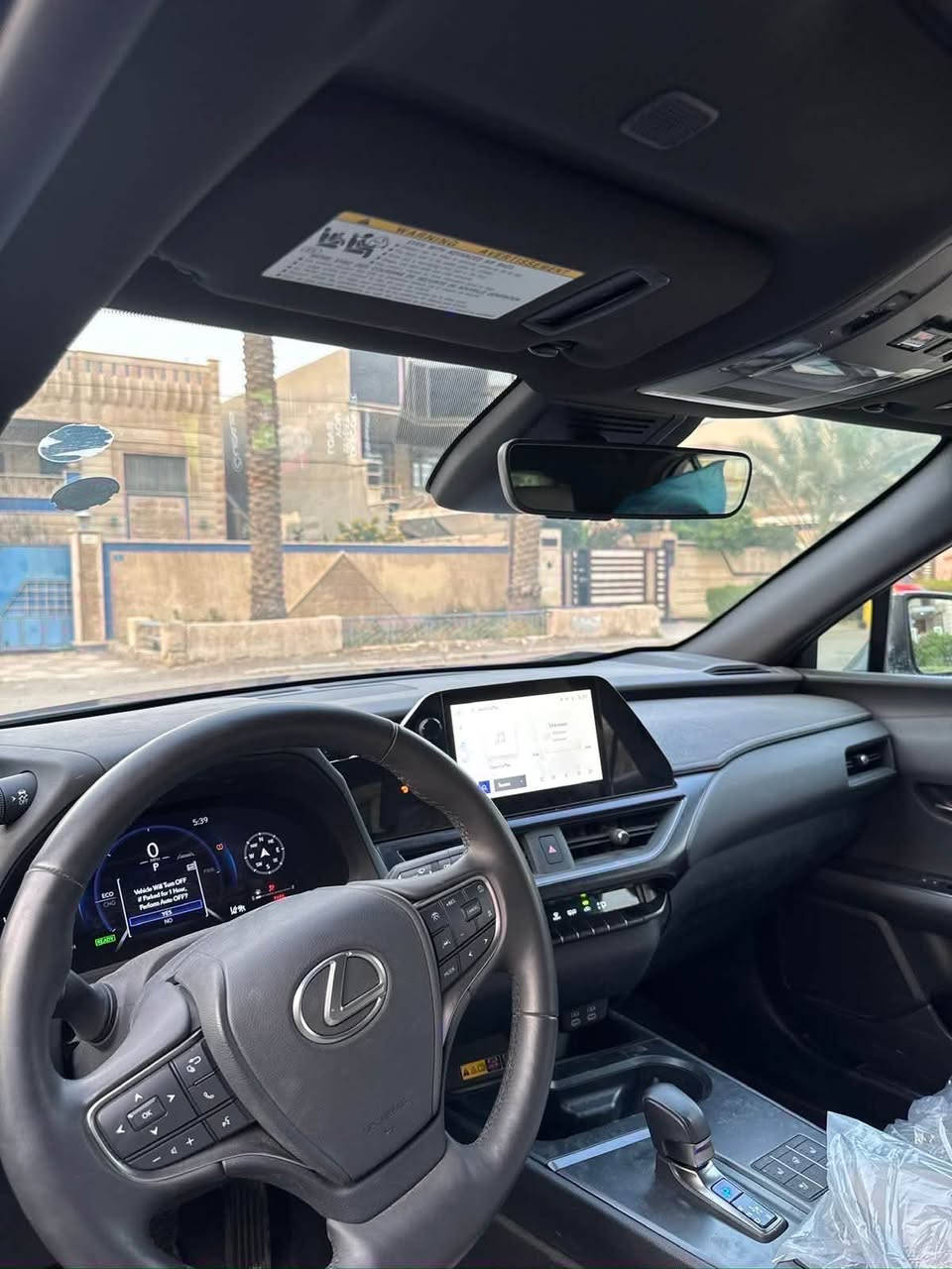 السلام عليكمLexus ux 300h سياره وارد امريكي للبيع
موديل 2025  السياره ماشيه 740mi   هايبرد حادث بسيط للتواصل والاستفسار ع الرقم ***********
