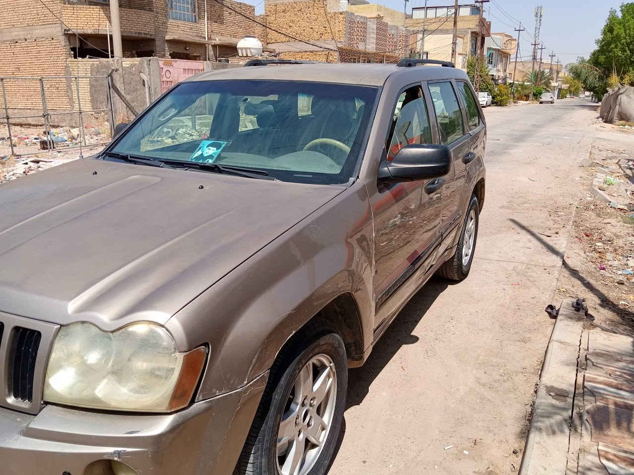 السلام عليكم جيب شيروكي 2005 رقم بغداد مكينه استوني مبدل يعني كير مكينه تبريد مكفولات حداديه 80 العلم السياره مكفوله من الضربه بس صبغ جماليه مكانه نجف راعيه بالنجف سعر 75 وبيه مجال مراوس بسياره زغيره ماكو مشكله ***********
