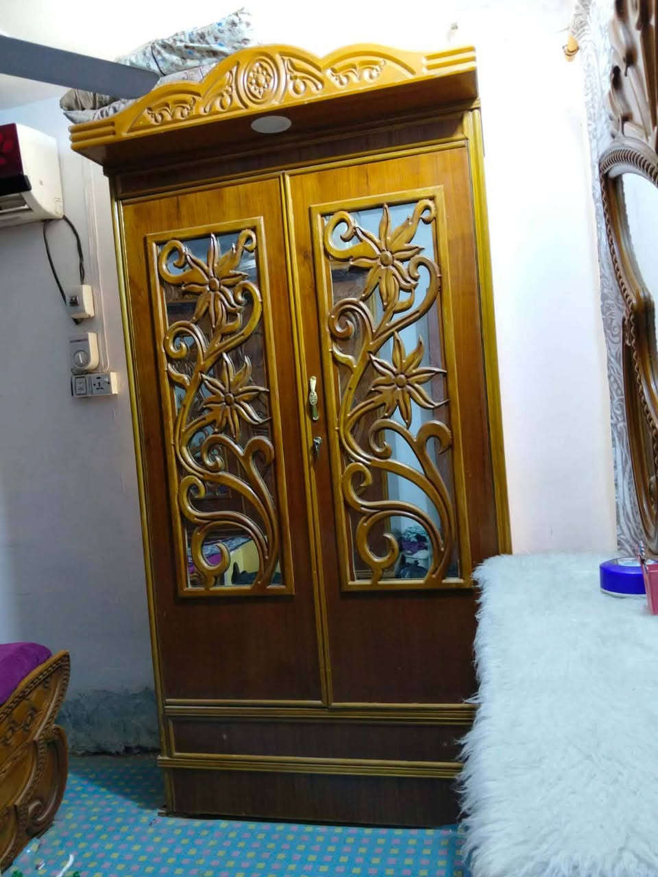 غرفه نجاره خشب درجه اوله استخدام كلش قليل وجديده السعر 900
‏‪***********‬‏
