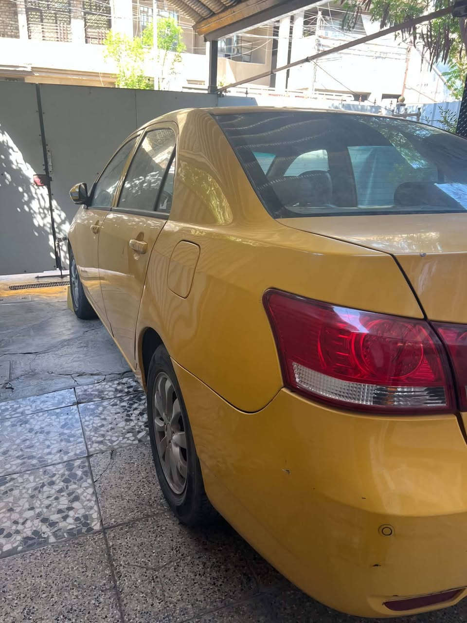 السلام عليكم للبيع byd g3
بصمه كير عادي فتحه كشنات جلد سيارة حلوة وماناقصها شي ماشية 161 الف كيلو
السعر 43 مكان السيارة بغداد الزعفرانية 
‎***********
